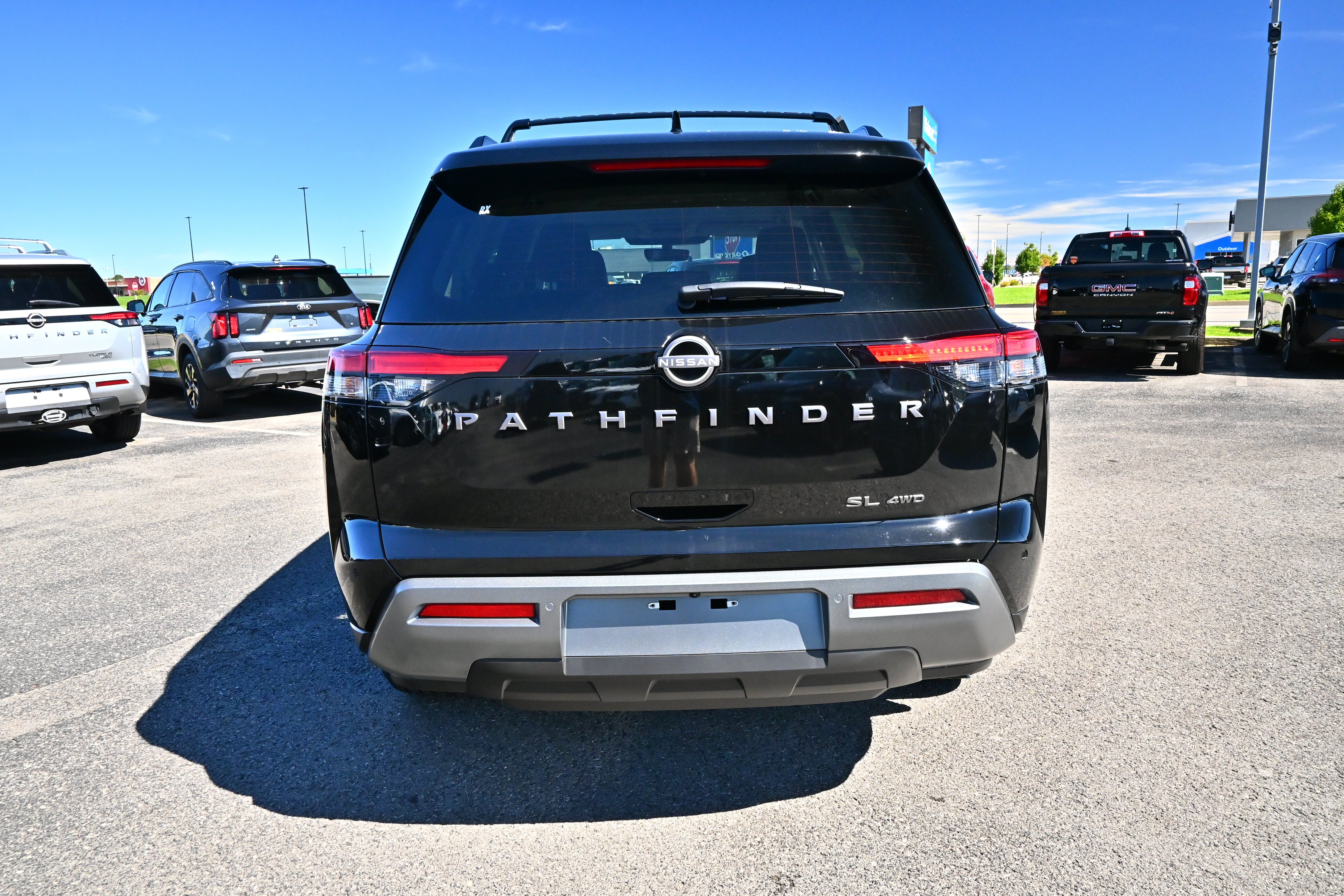 2026 Nissan Pathfinder SL