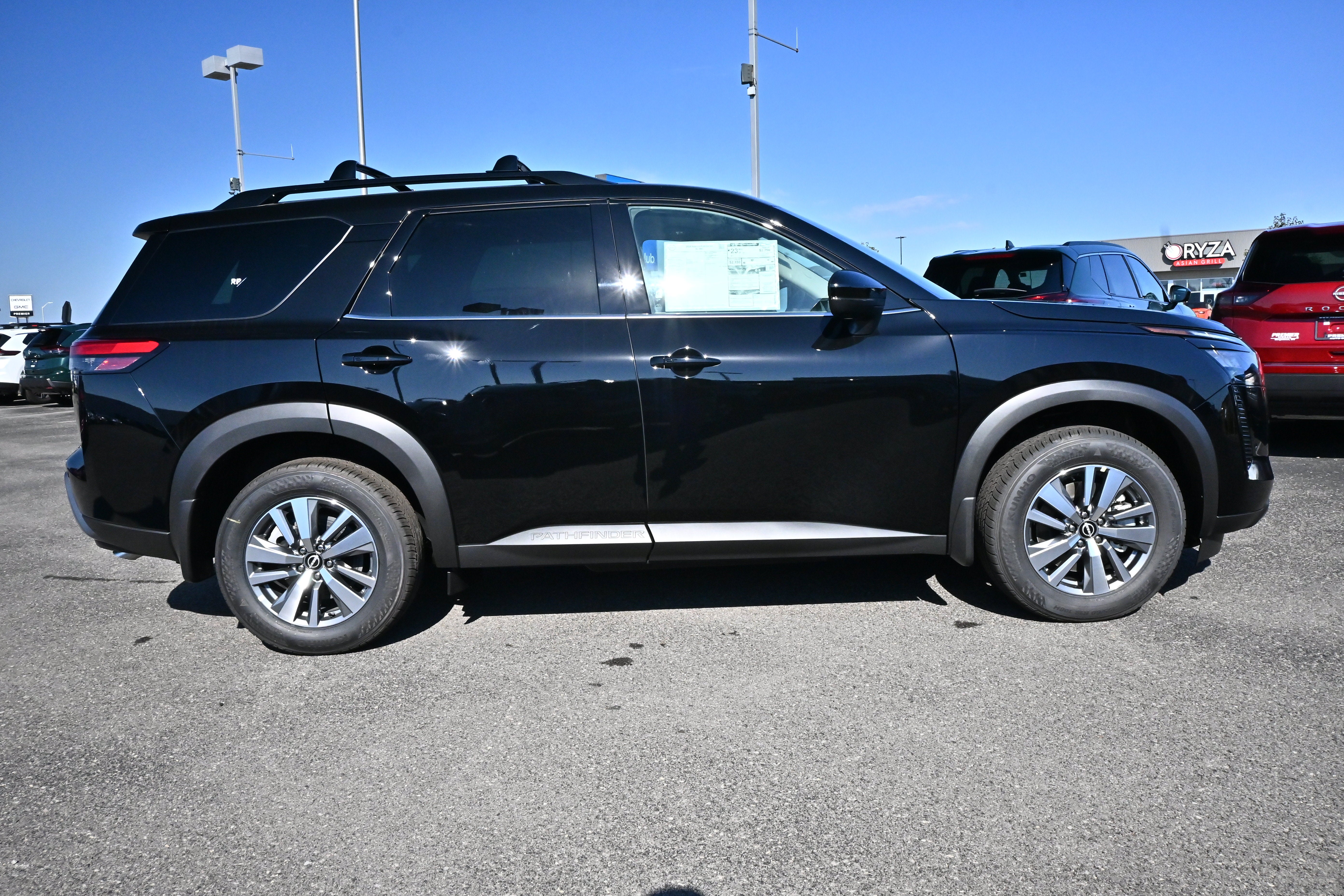 2026 Nissan Pathfinder SL