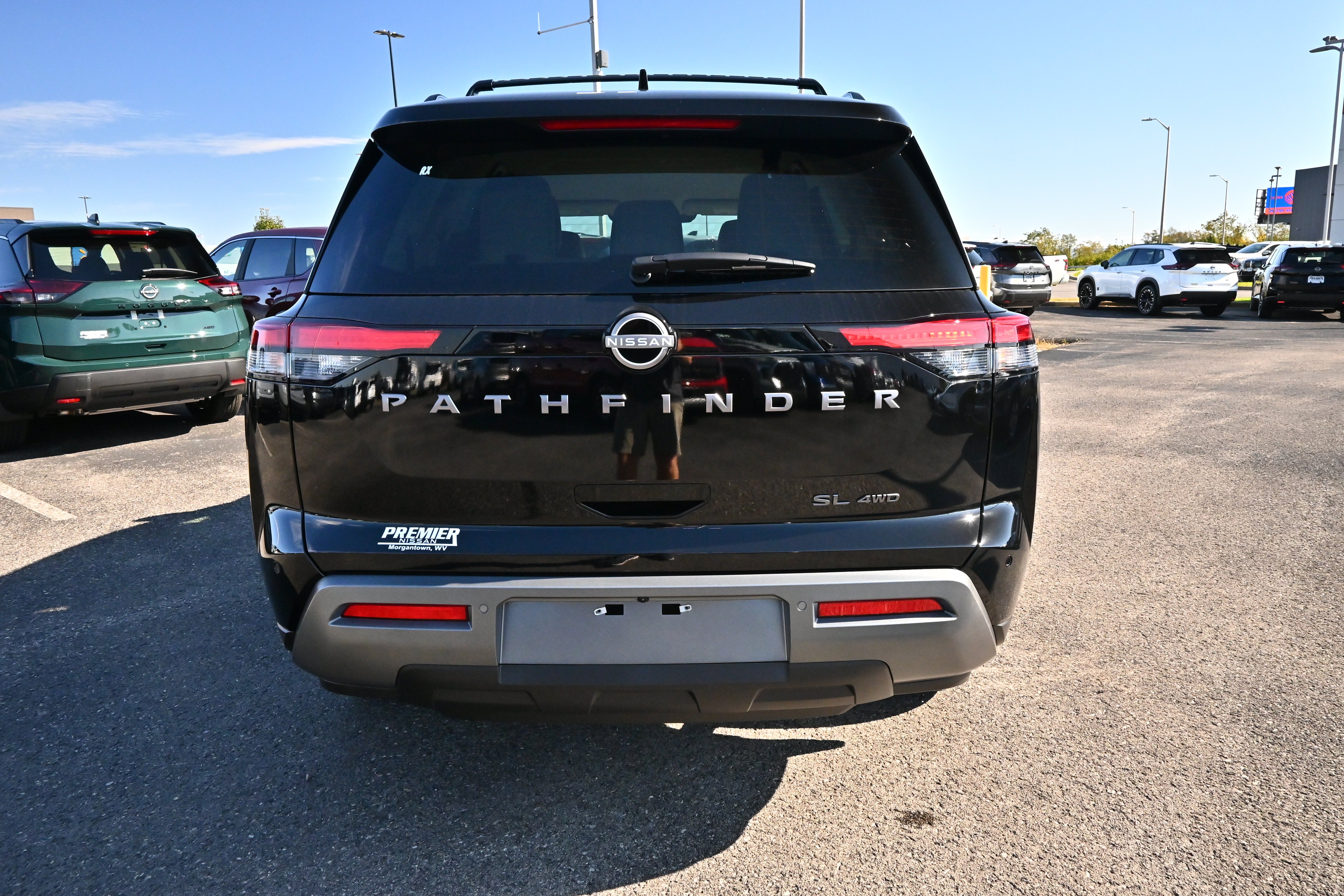 2026 Nissan Pathfinder SL