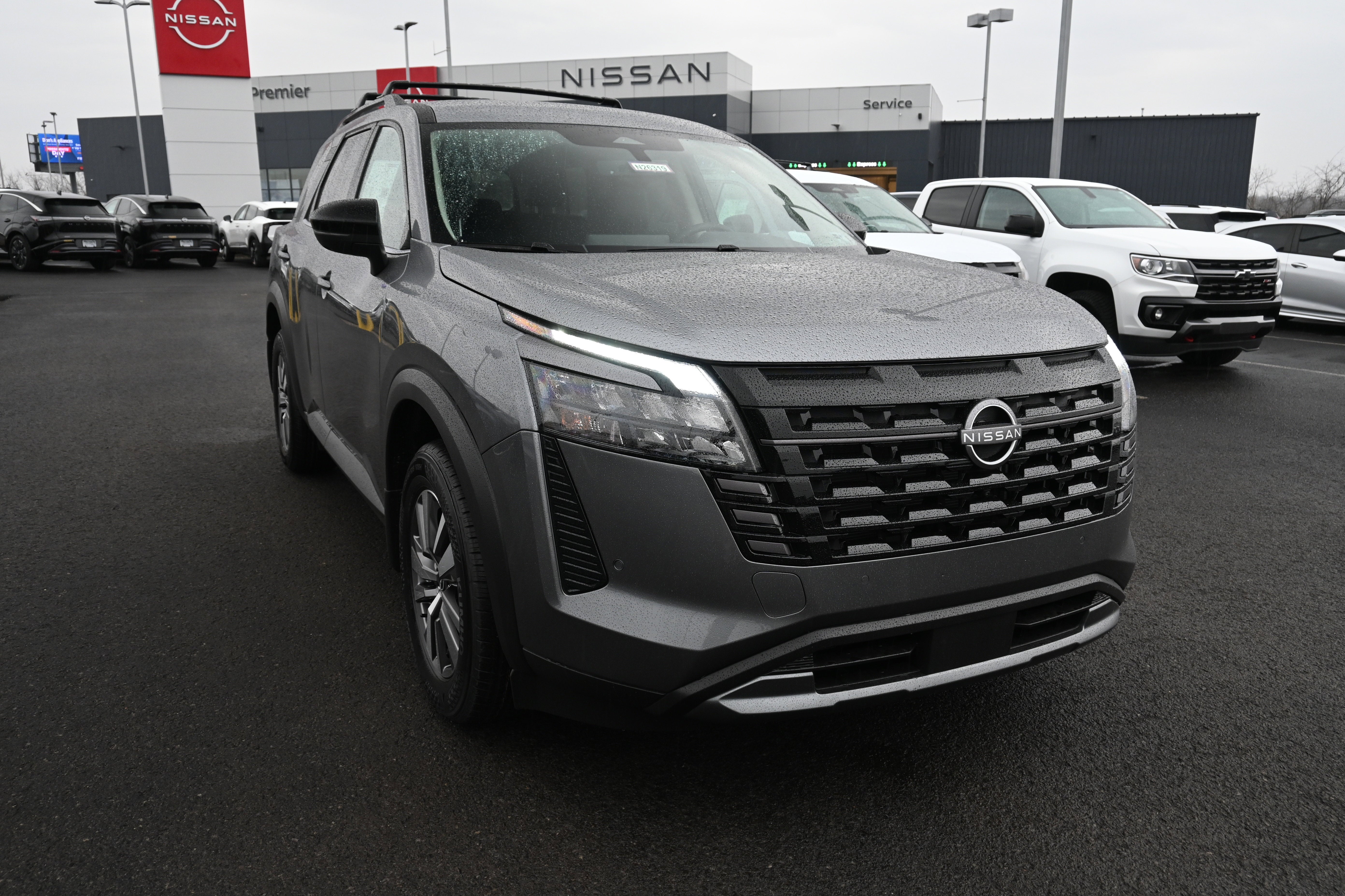 2026 Nissan Pathfinder SL