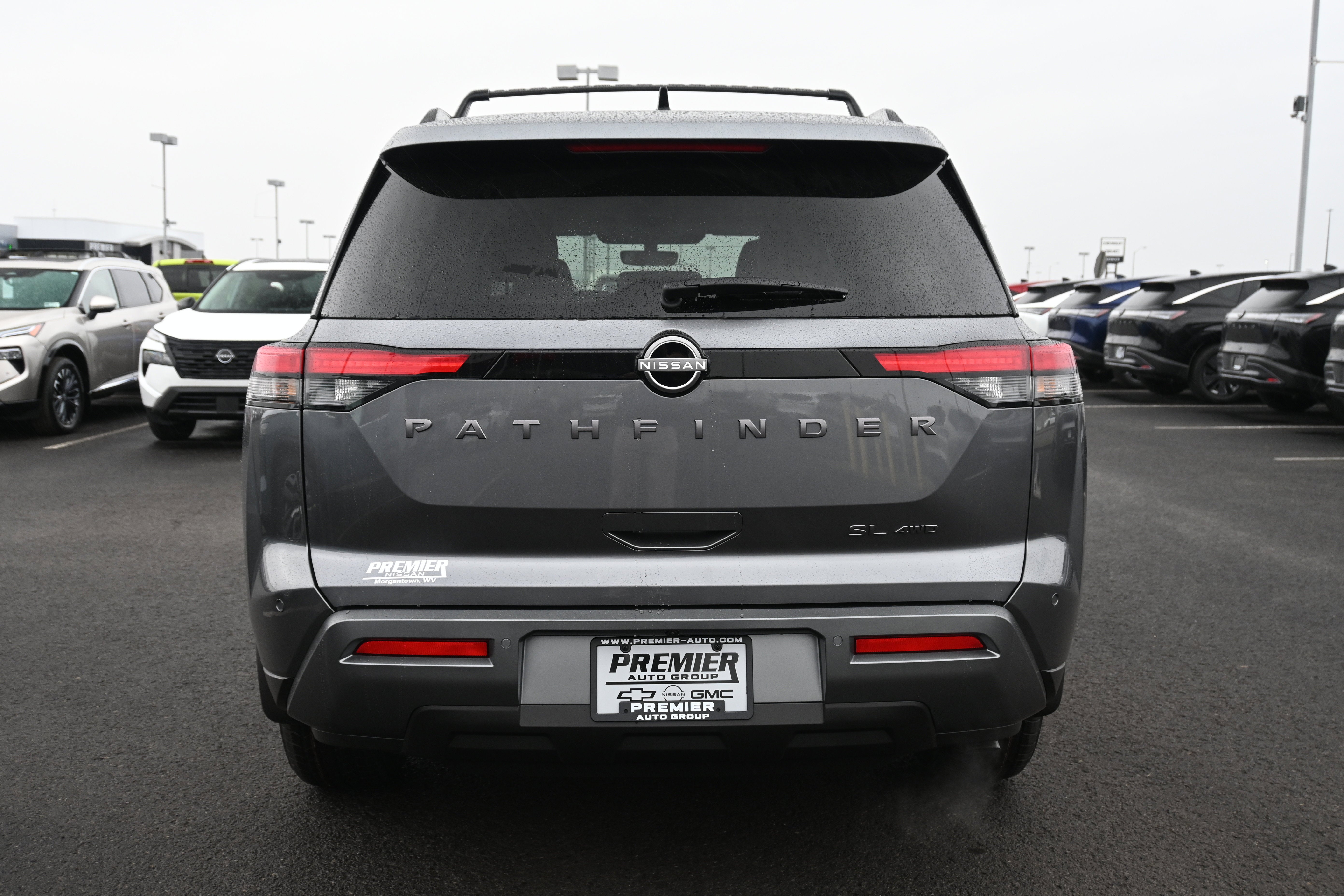 2026 Nissan Pathfinder SL