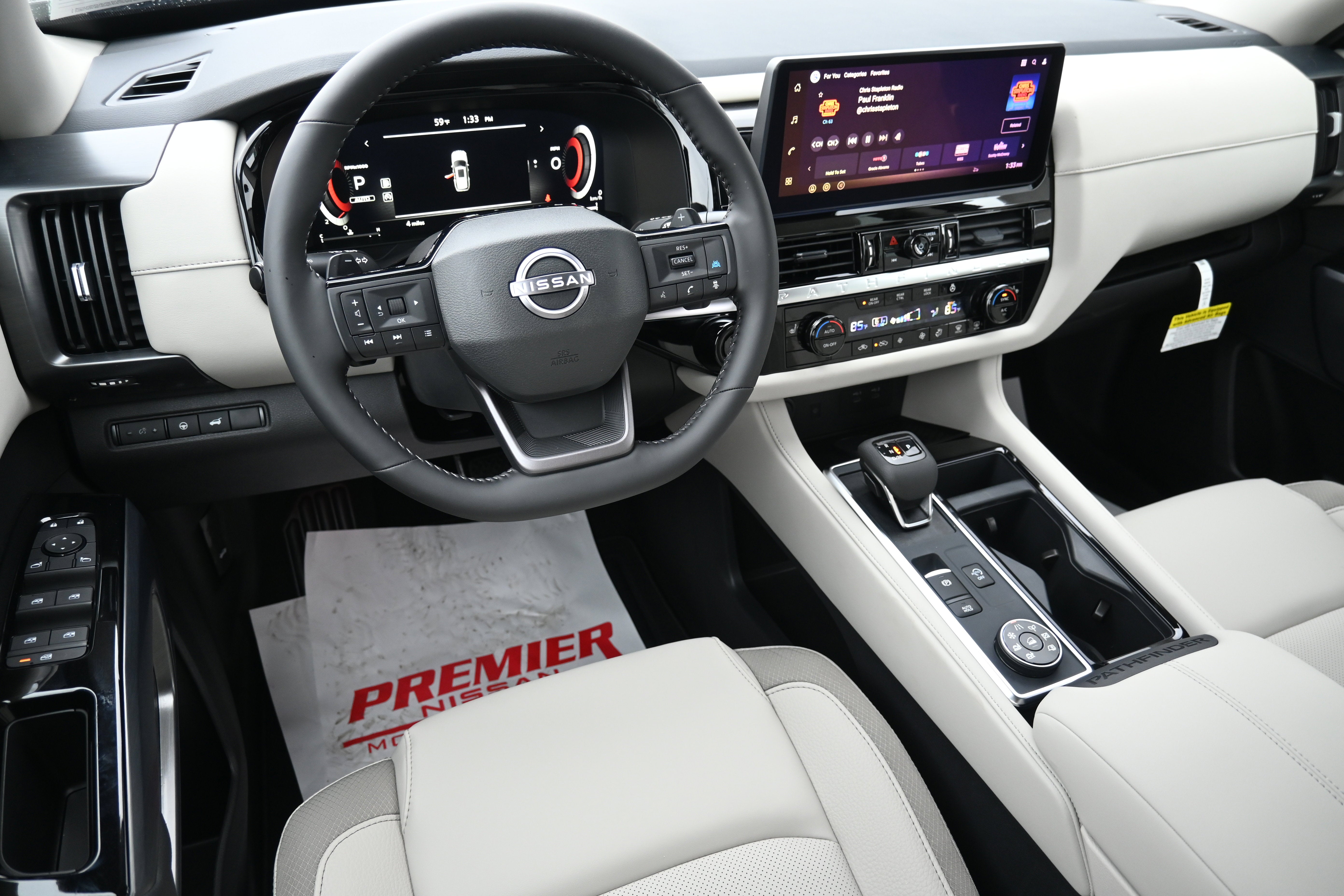 2026 Nissan Pathfinder SL