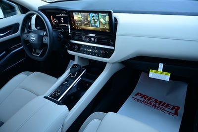 2026 Nissan Pathfinder SL