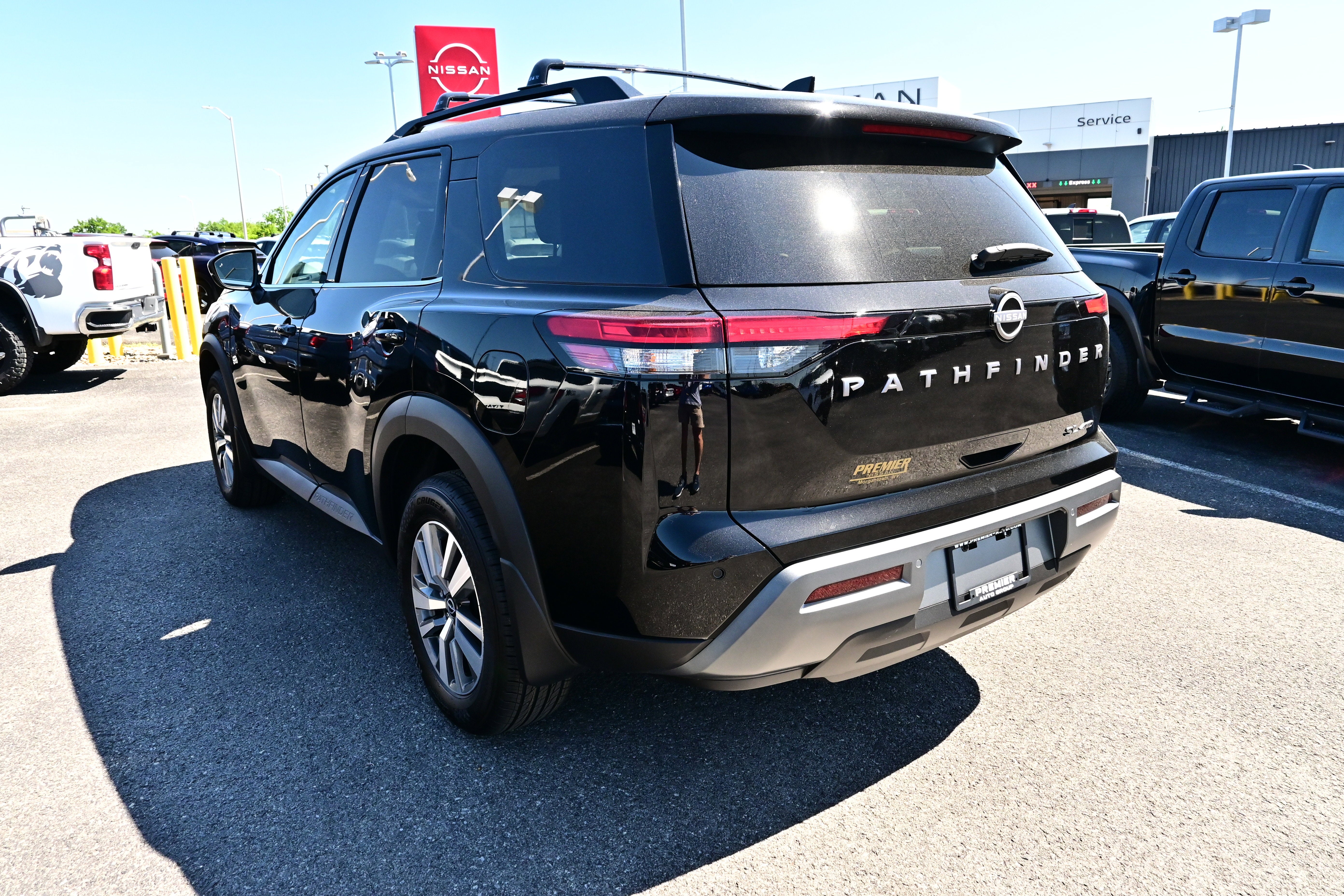 2026 Nissan Pathfinder SL