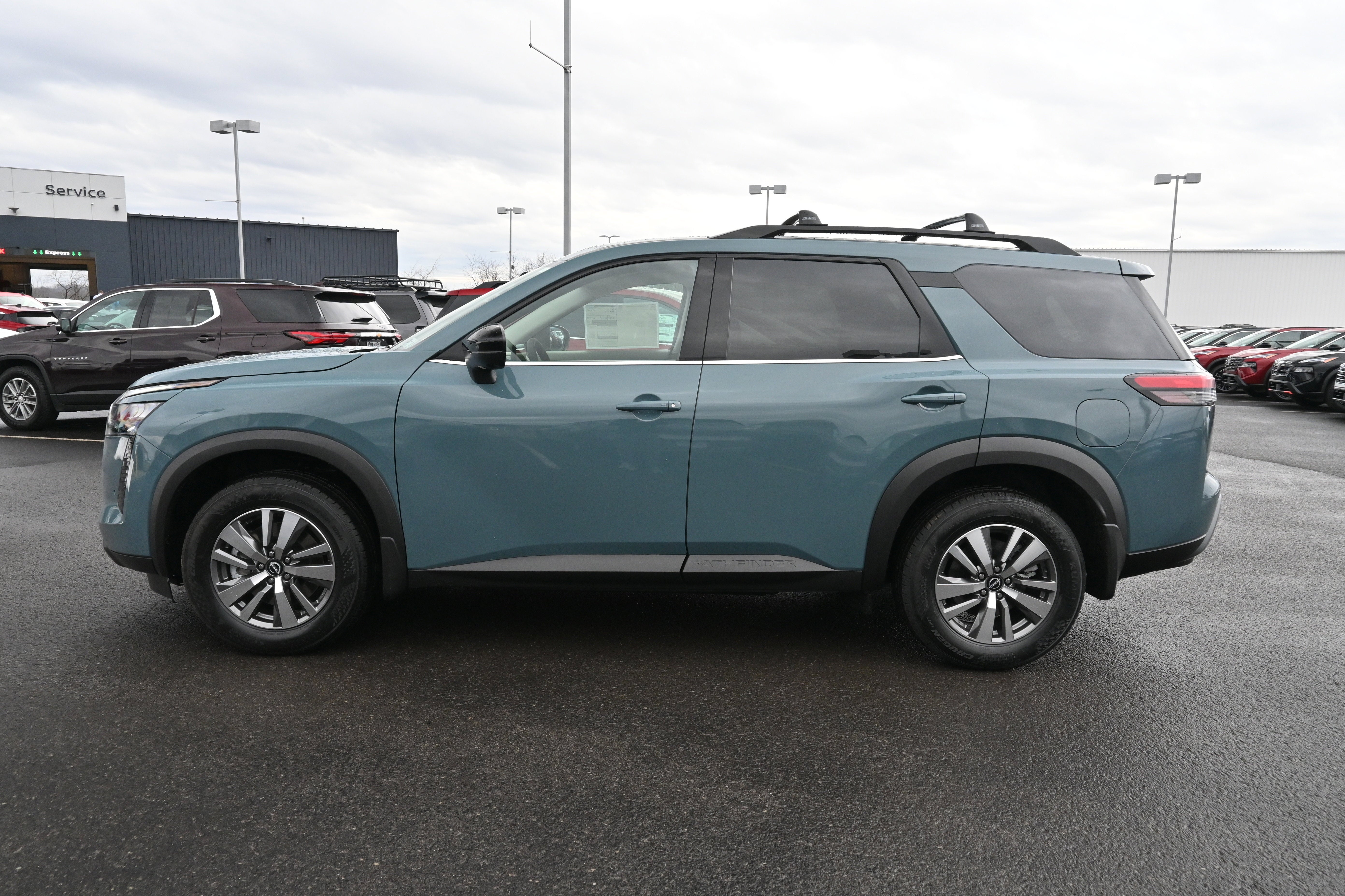 2026 Nissan Pathfinder SL