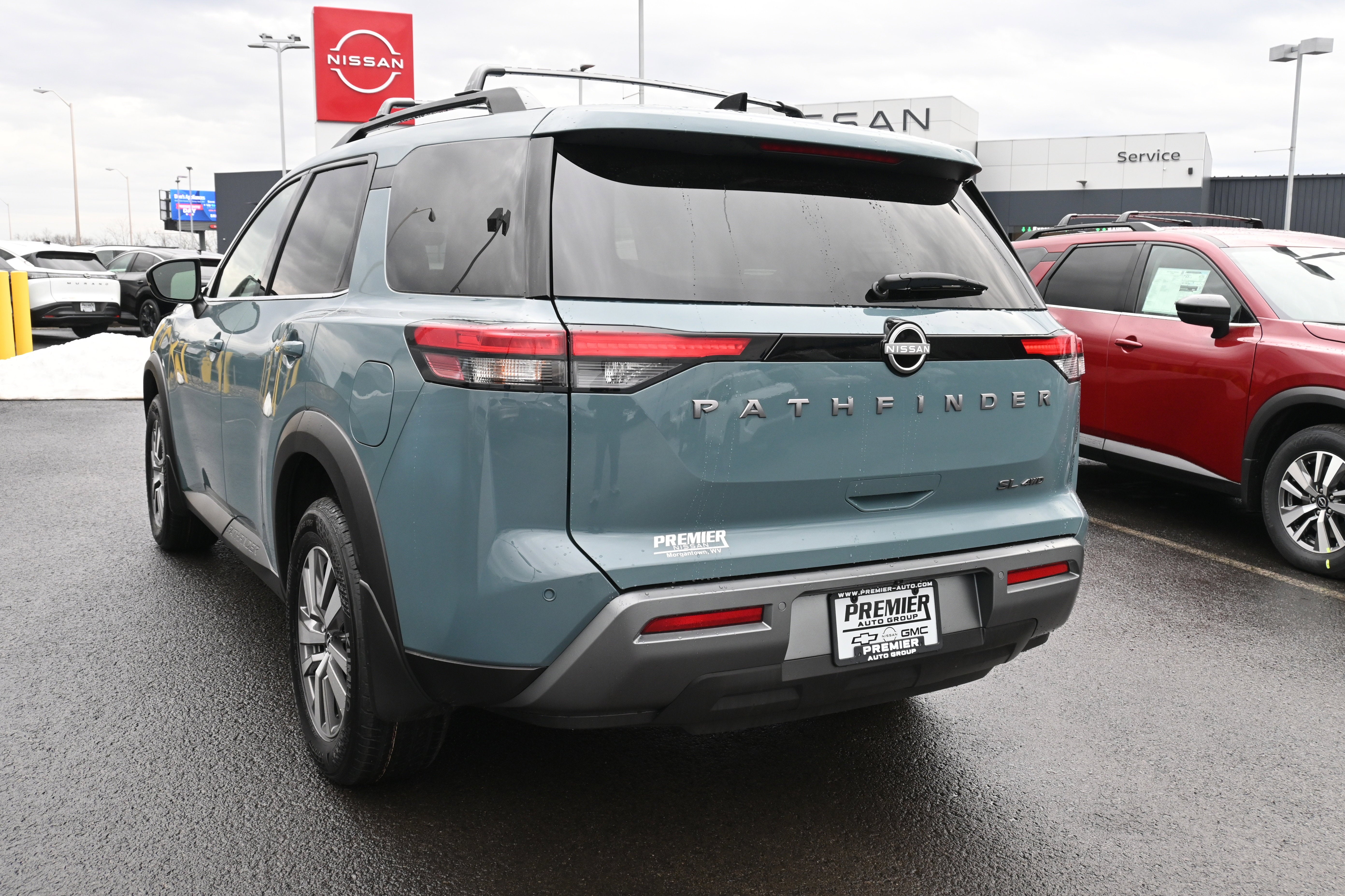 2026 Nissan Pathfinder SL