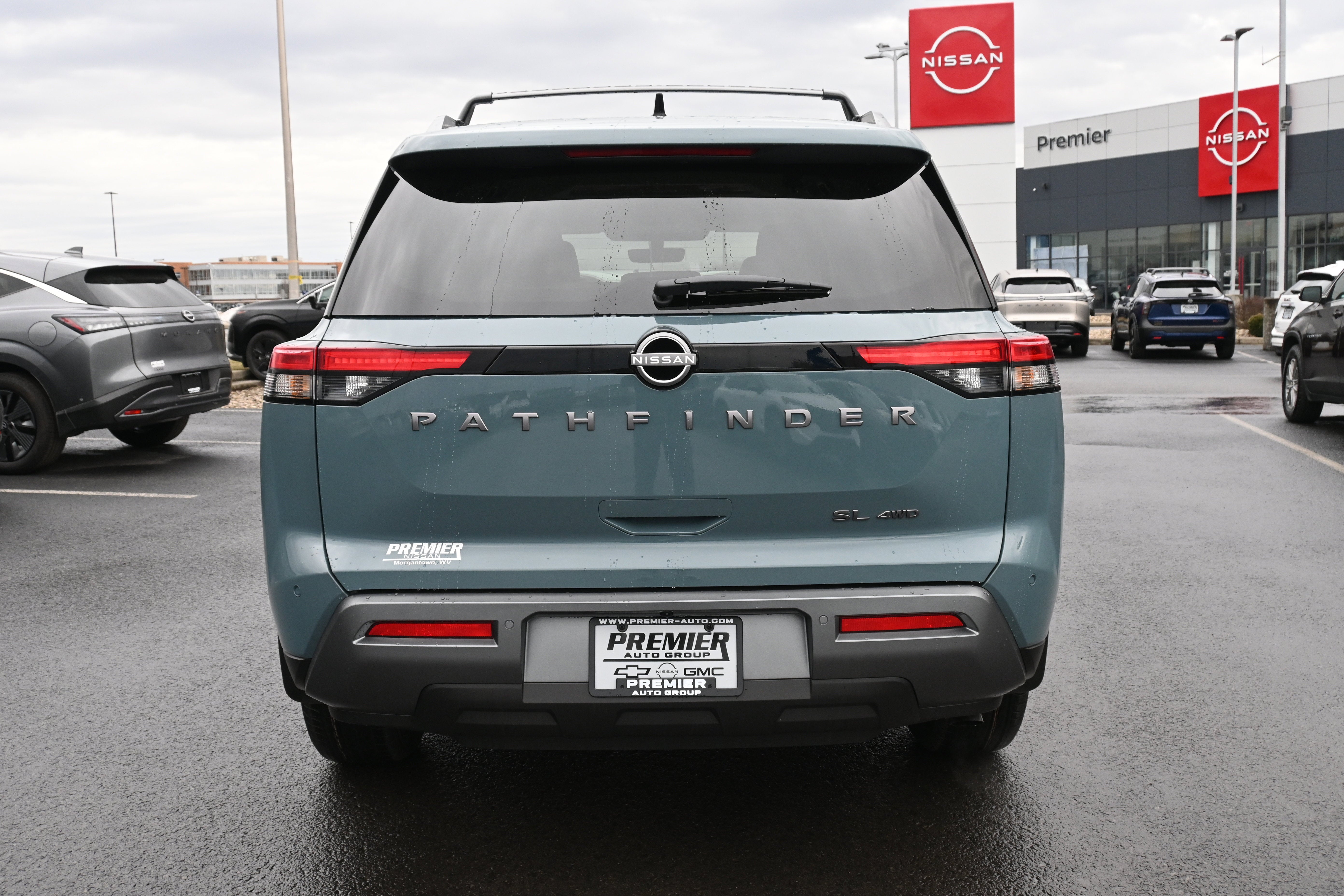 2026 Nissan Pathfinder SL