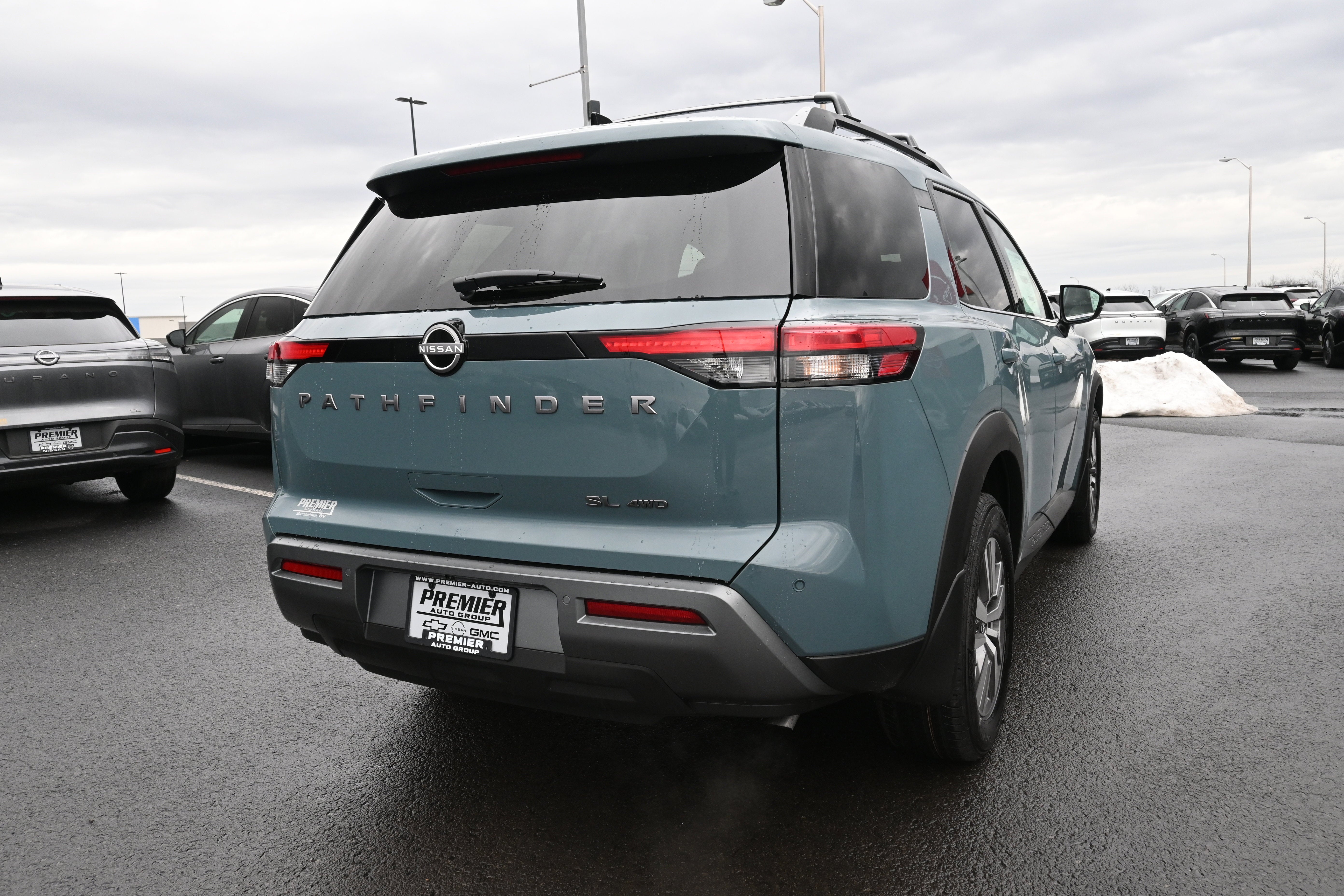 2026 Nissan Pathfinder SL