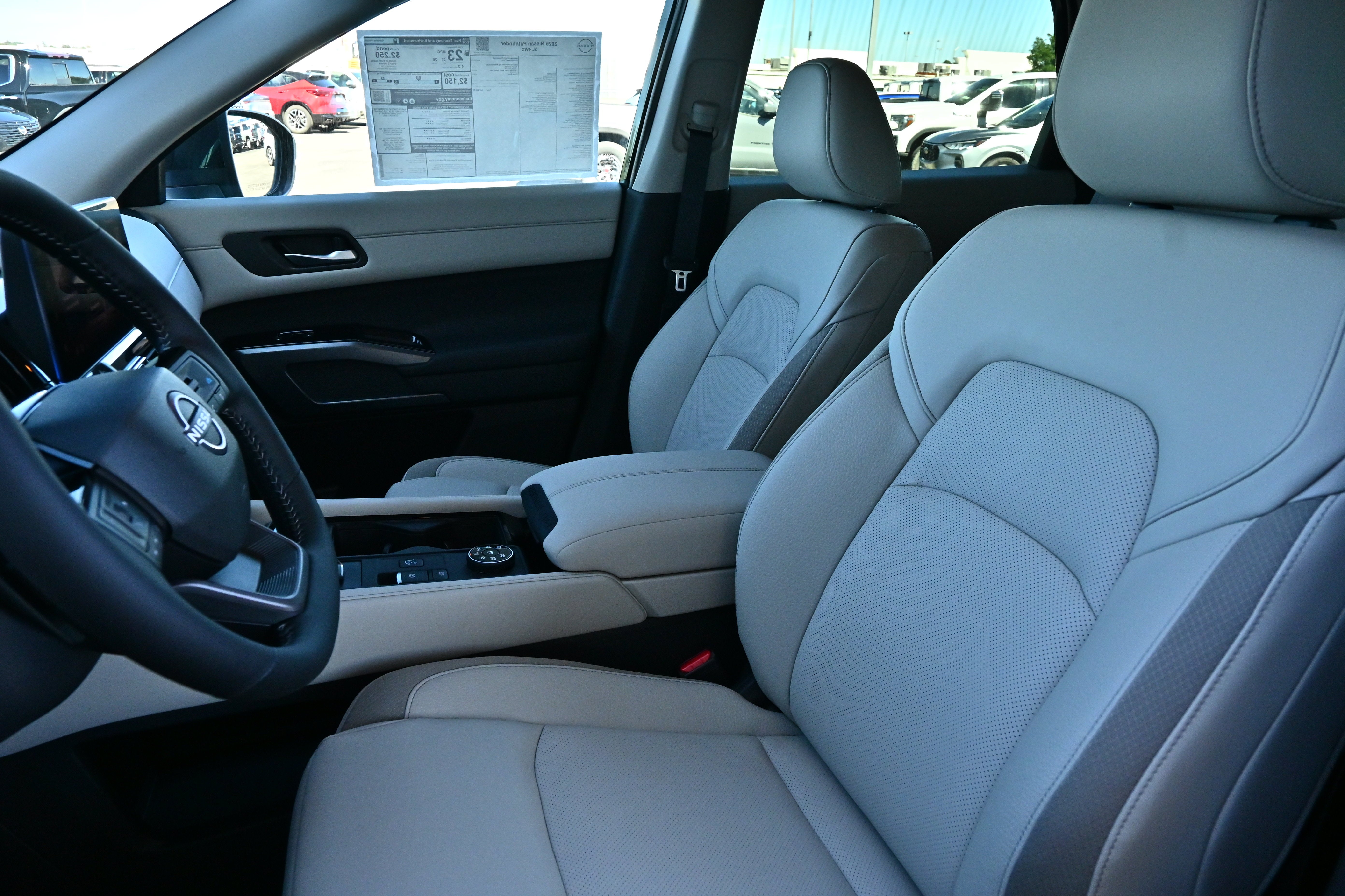2026 Nissan Pathfinder SL