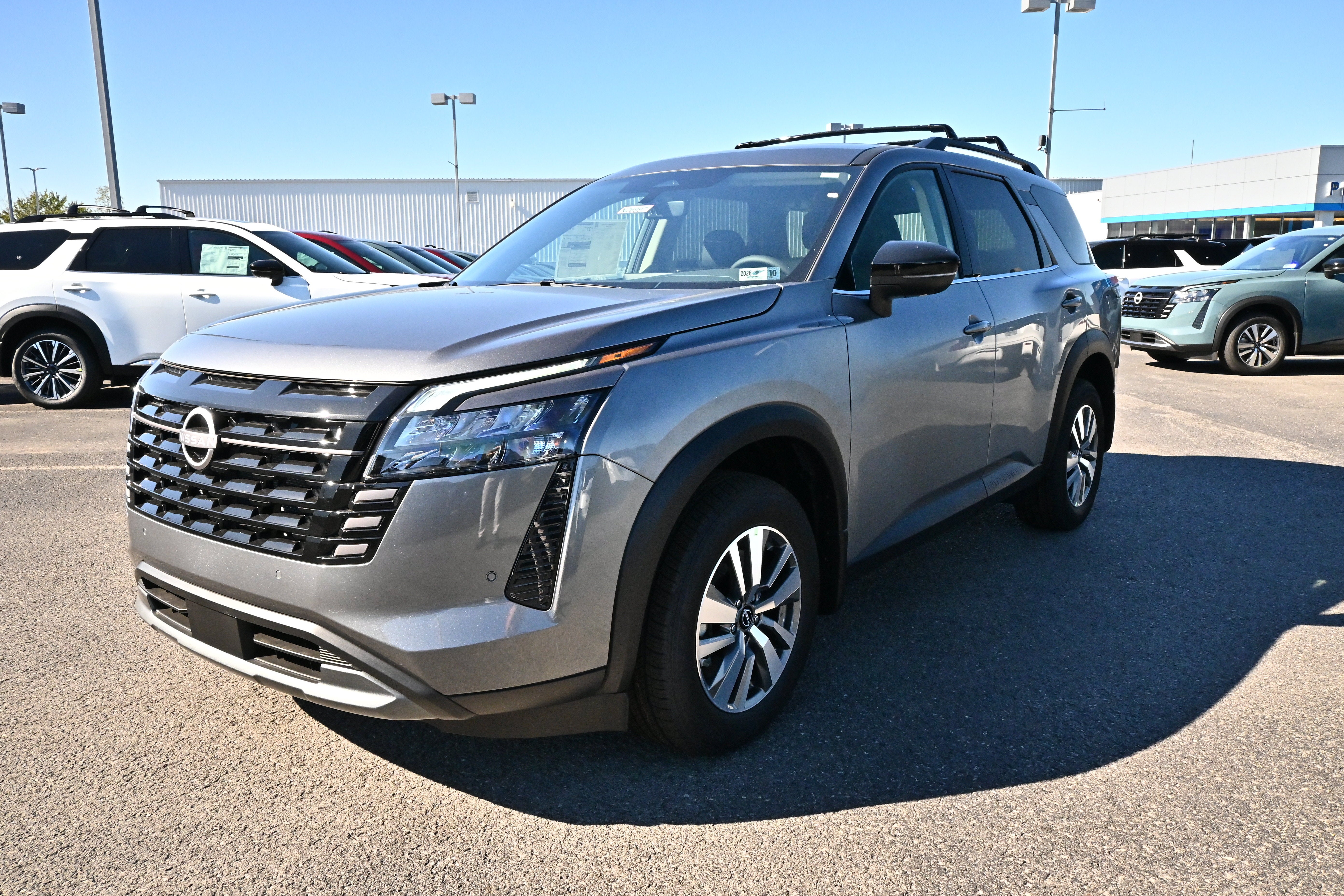 2026 Nissan Pathfinder SL