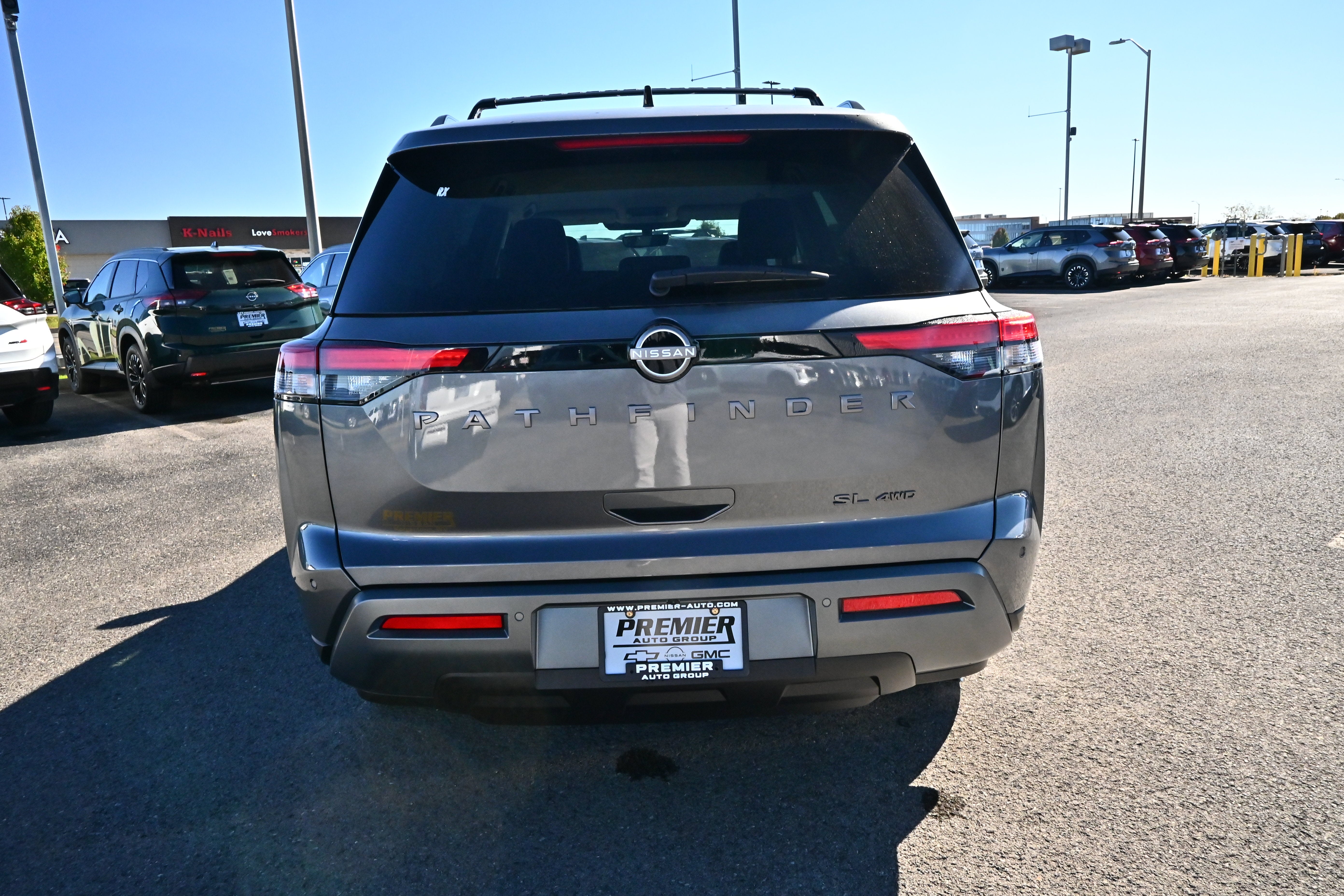 2026 Nissan Pathfinder SL