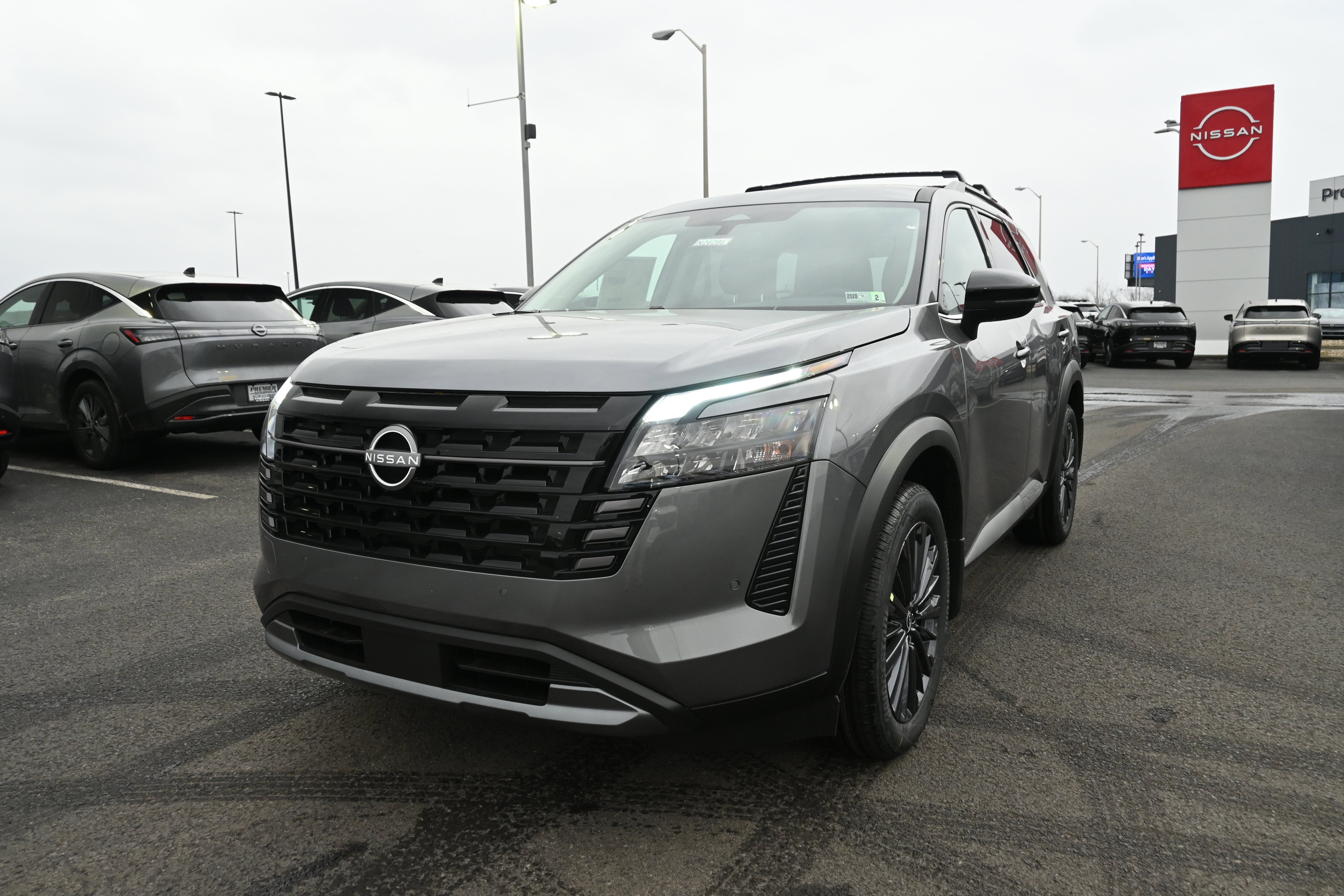 2026 Nissan Pathfinder SL