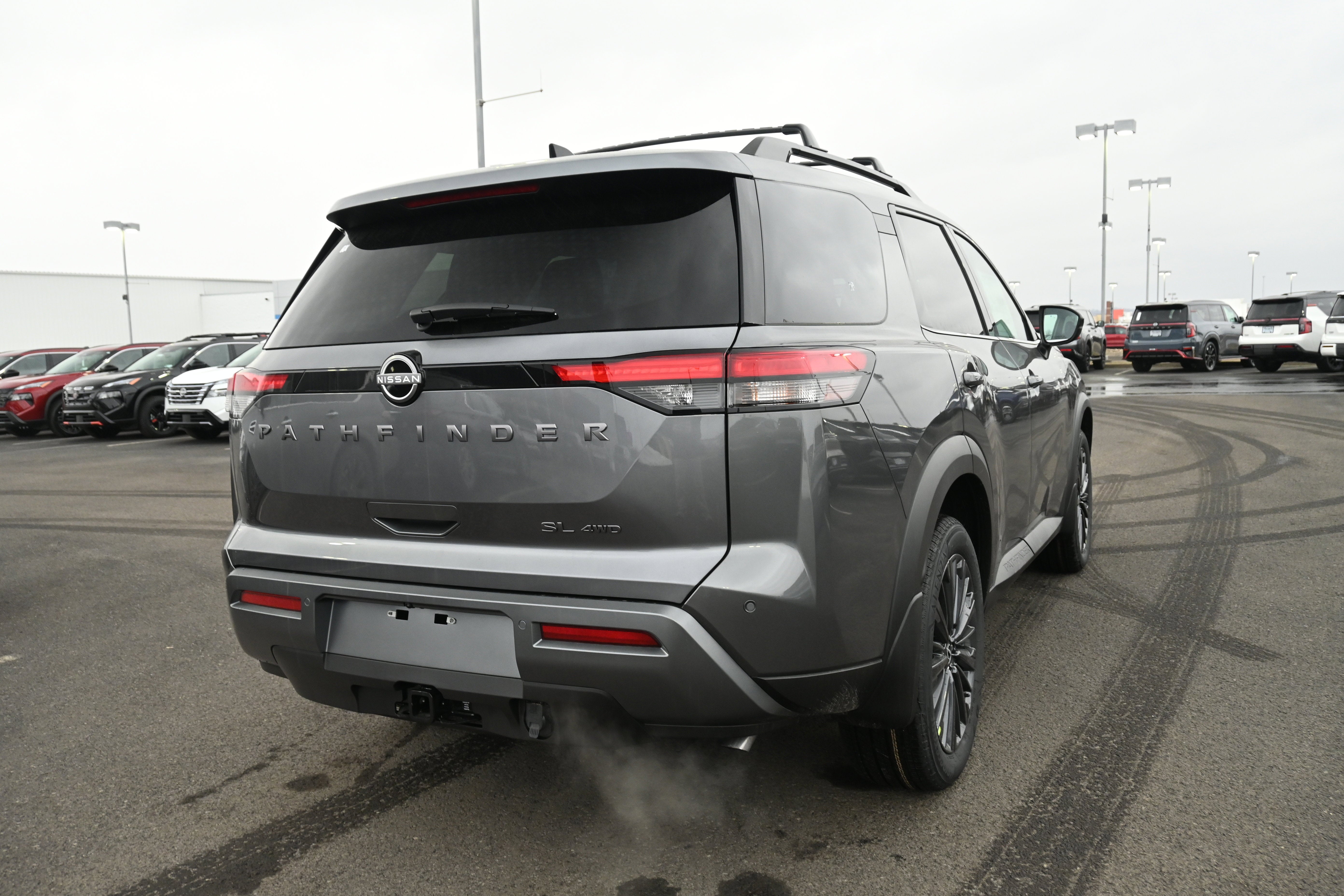 2026 Nissan Pathfinder SL