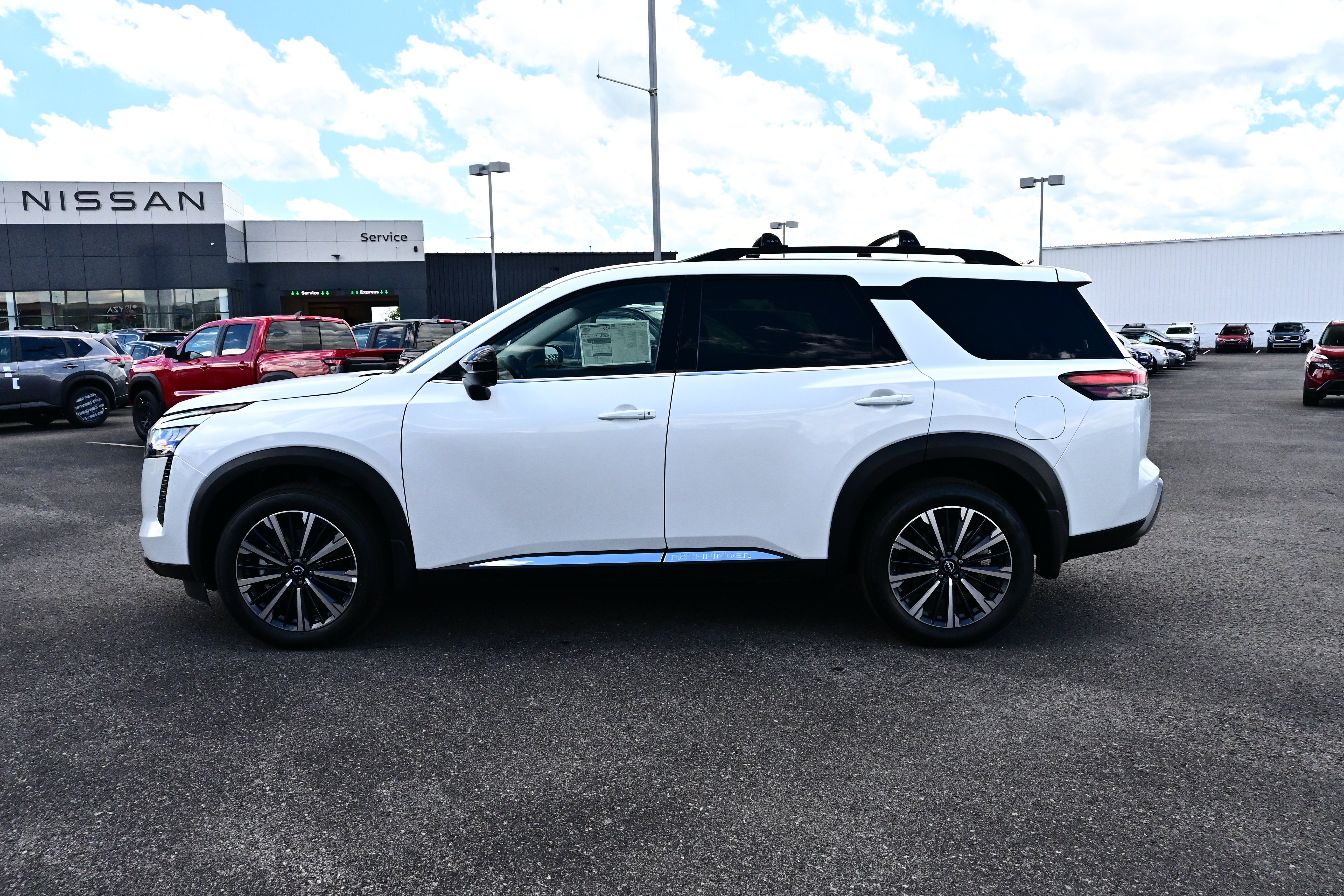 2026 Nissan Pathfinder Platinum