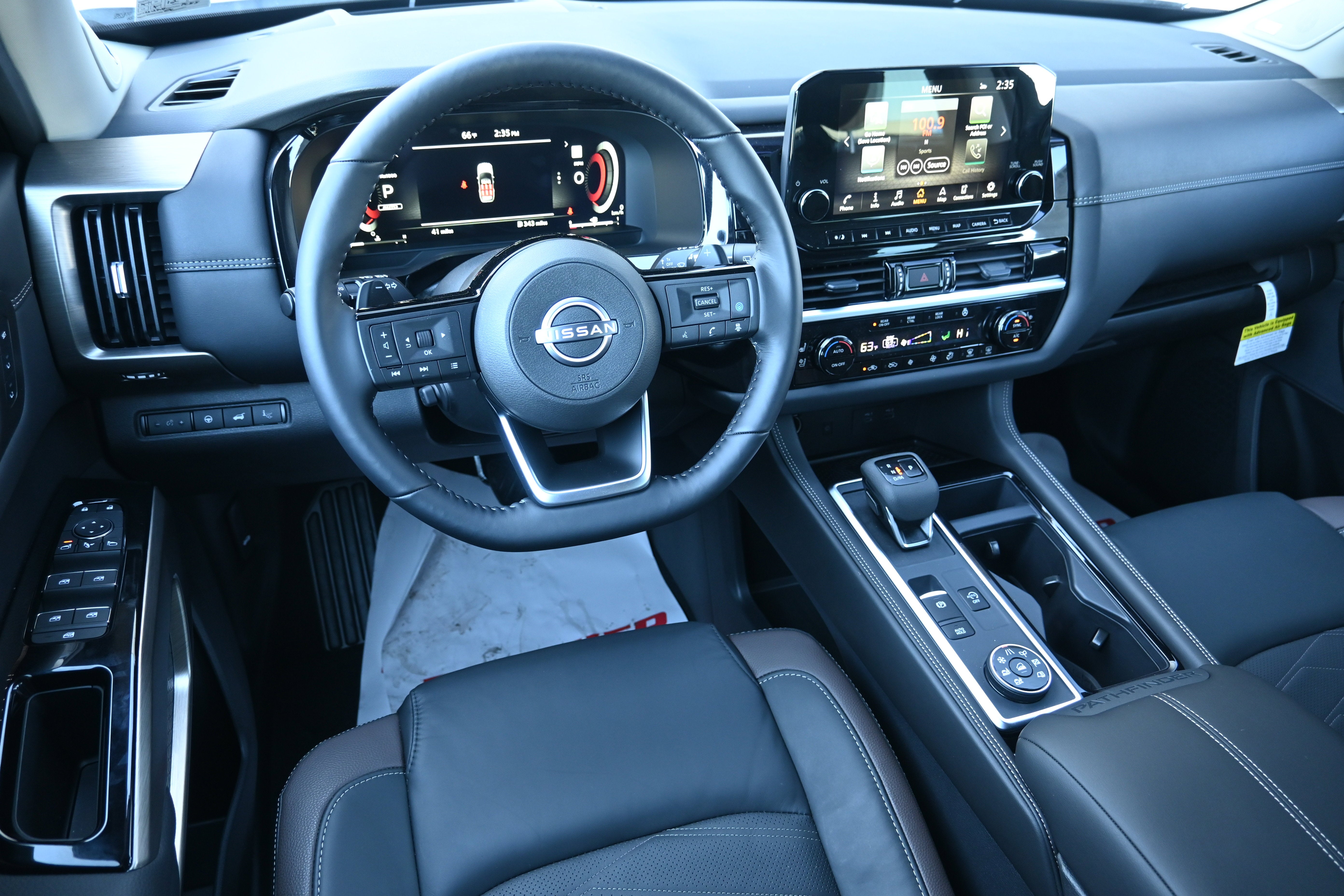 2025 Nissan Pathfinder Platinum