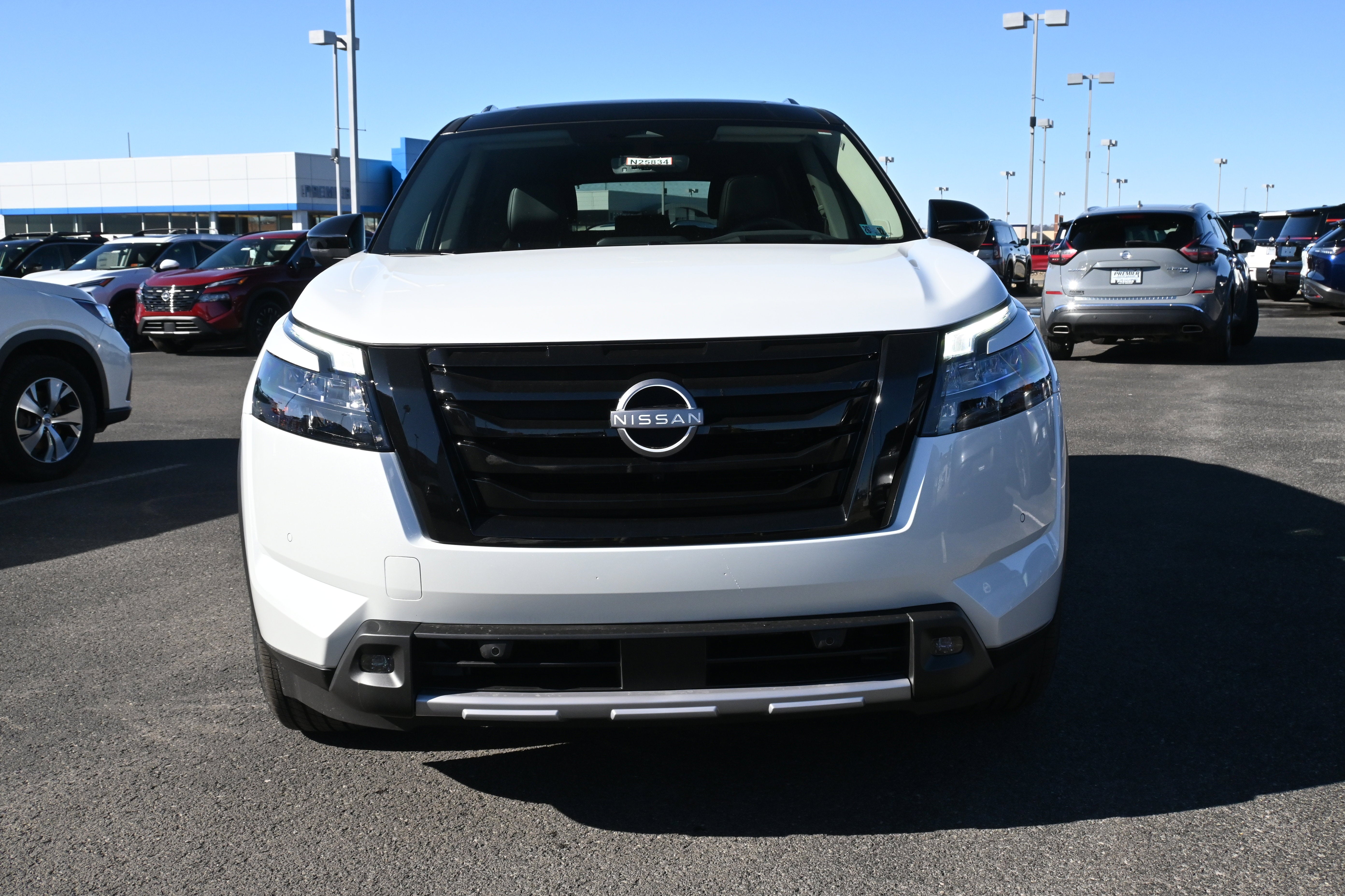2025 Nissan Pathfinder Platinum