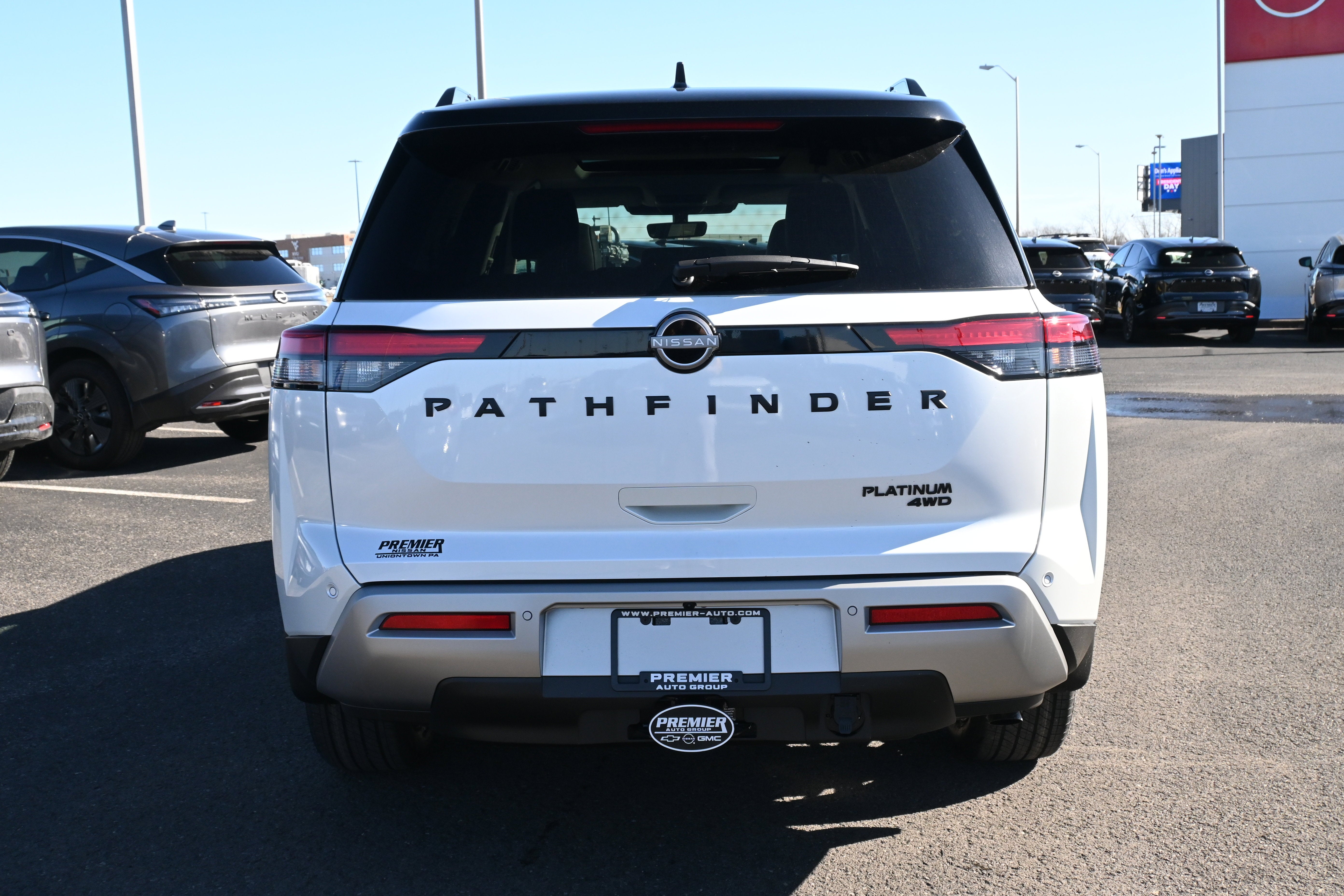 2025 Nissan Pathfinder Platinum
