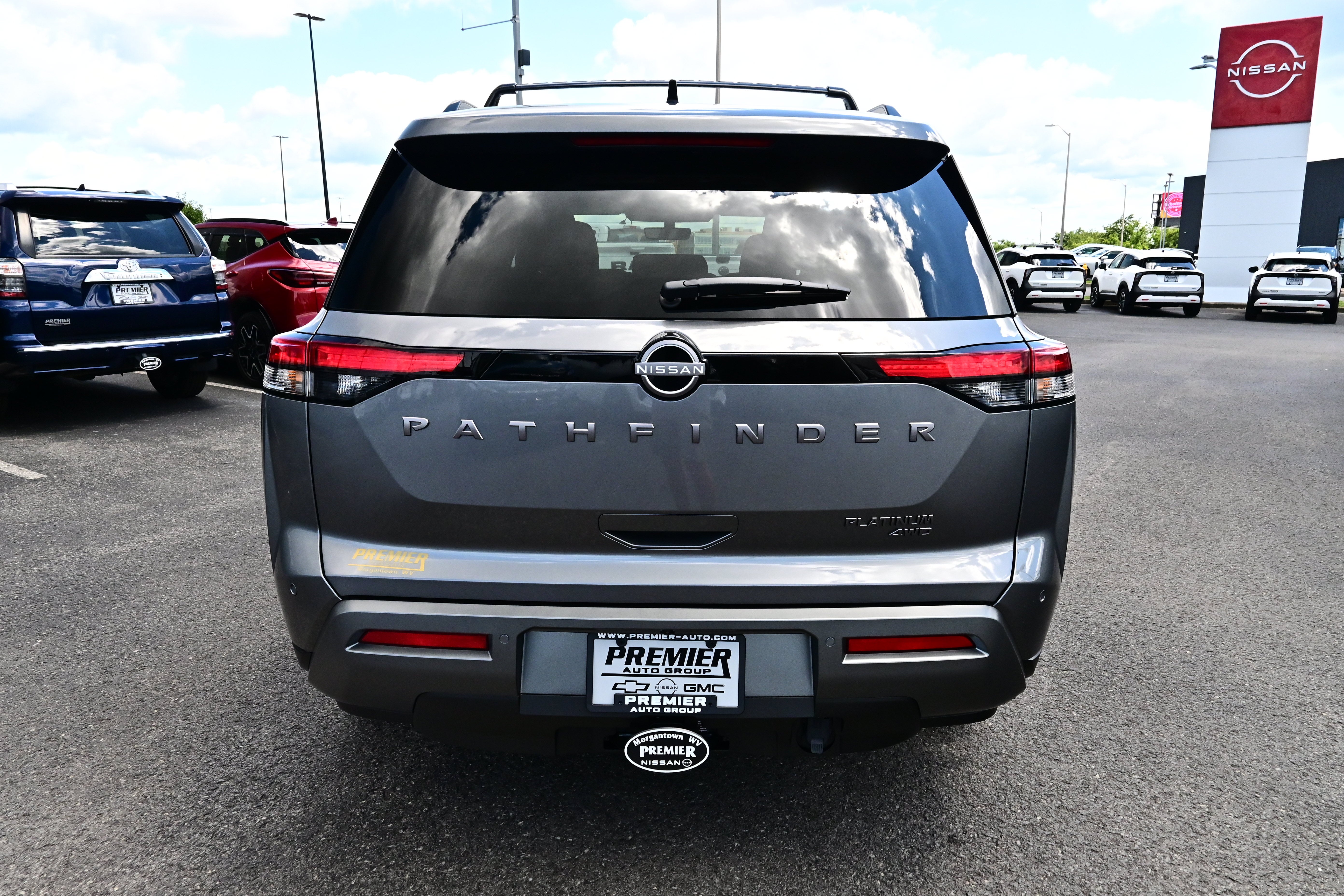 2026 Nissan Pathfinder Platinum