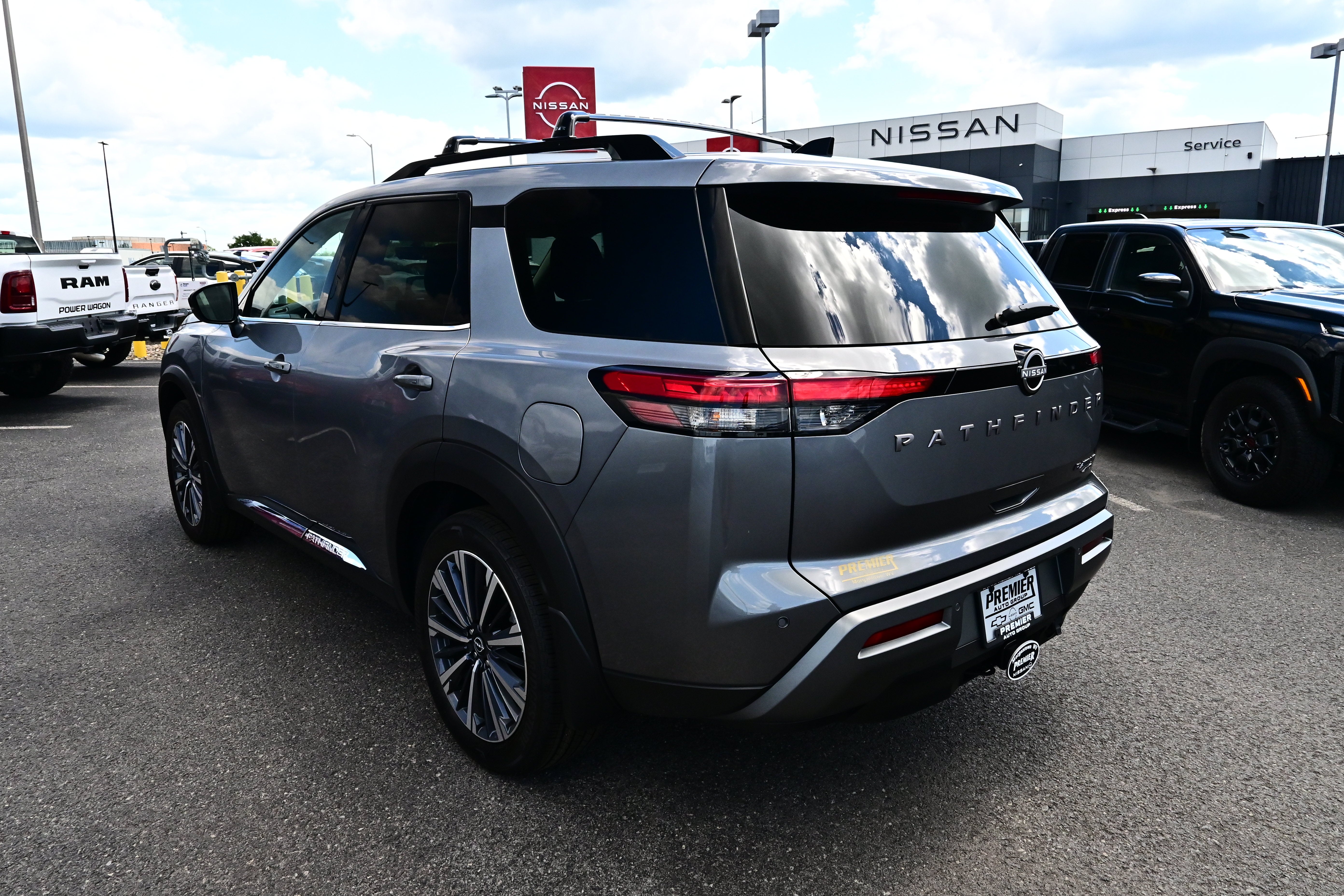 2026 Nissan Pathfinder Platinum