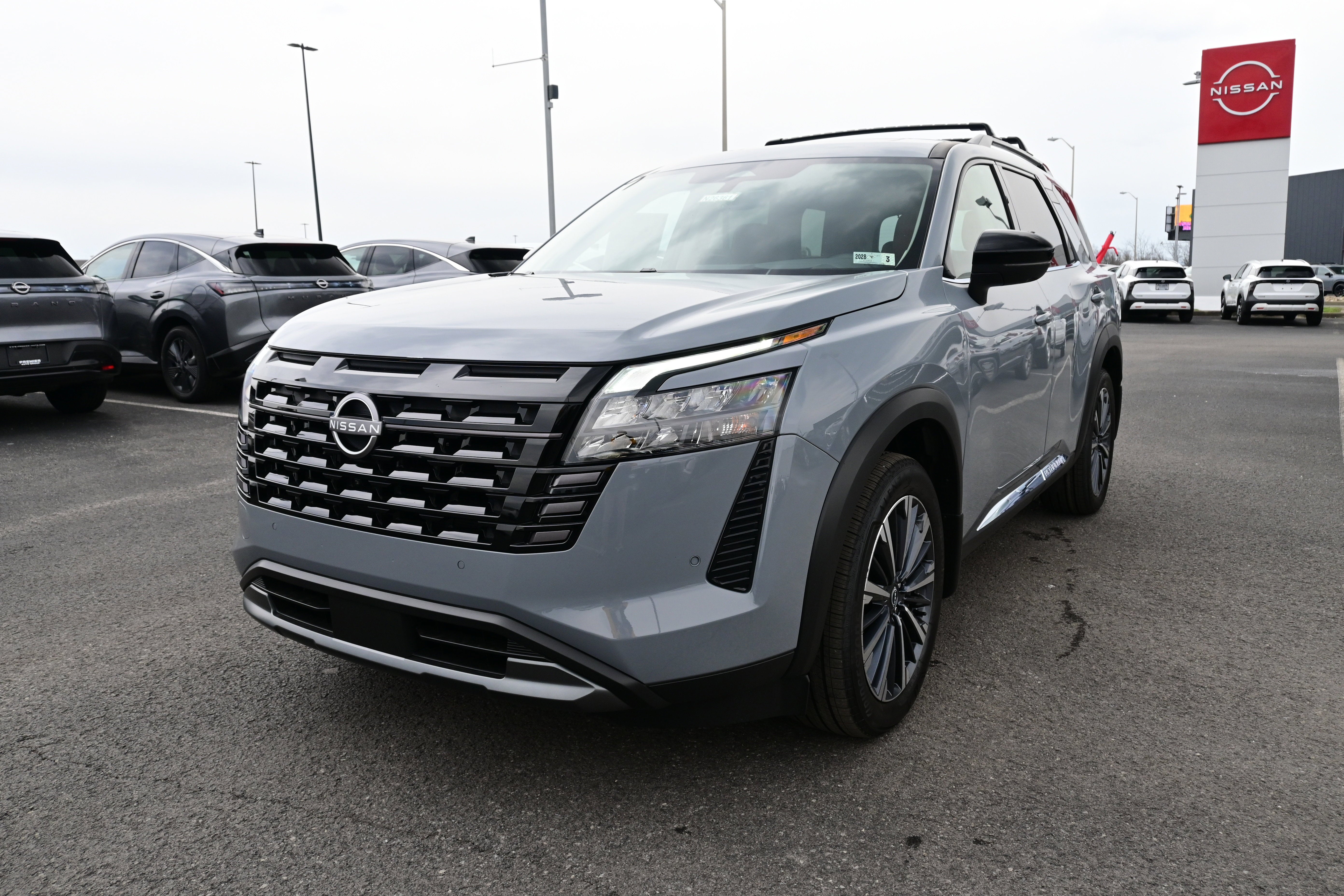 2026 Nissan Pathfinder Platinum