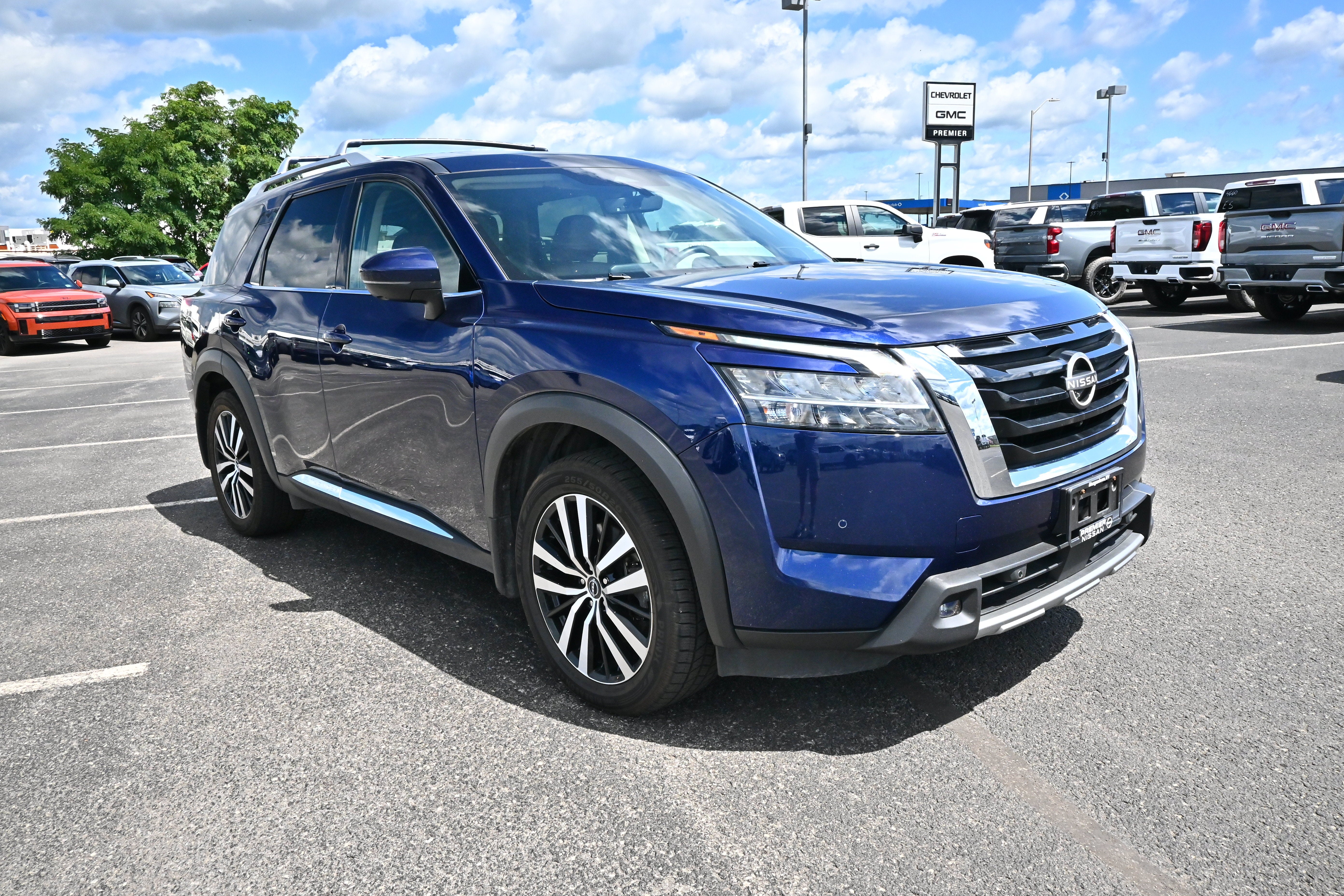 2024 Nissan Pathfinder Platinum