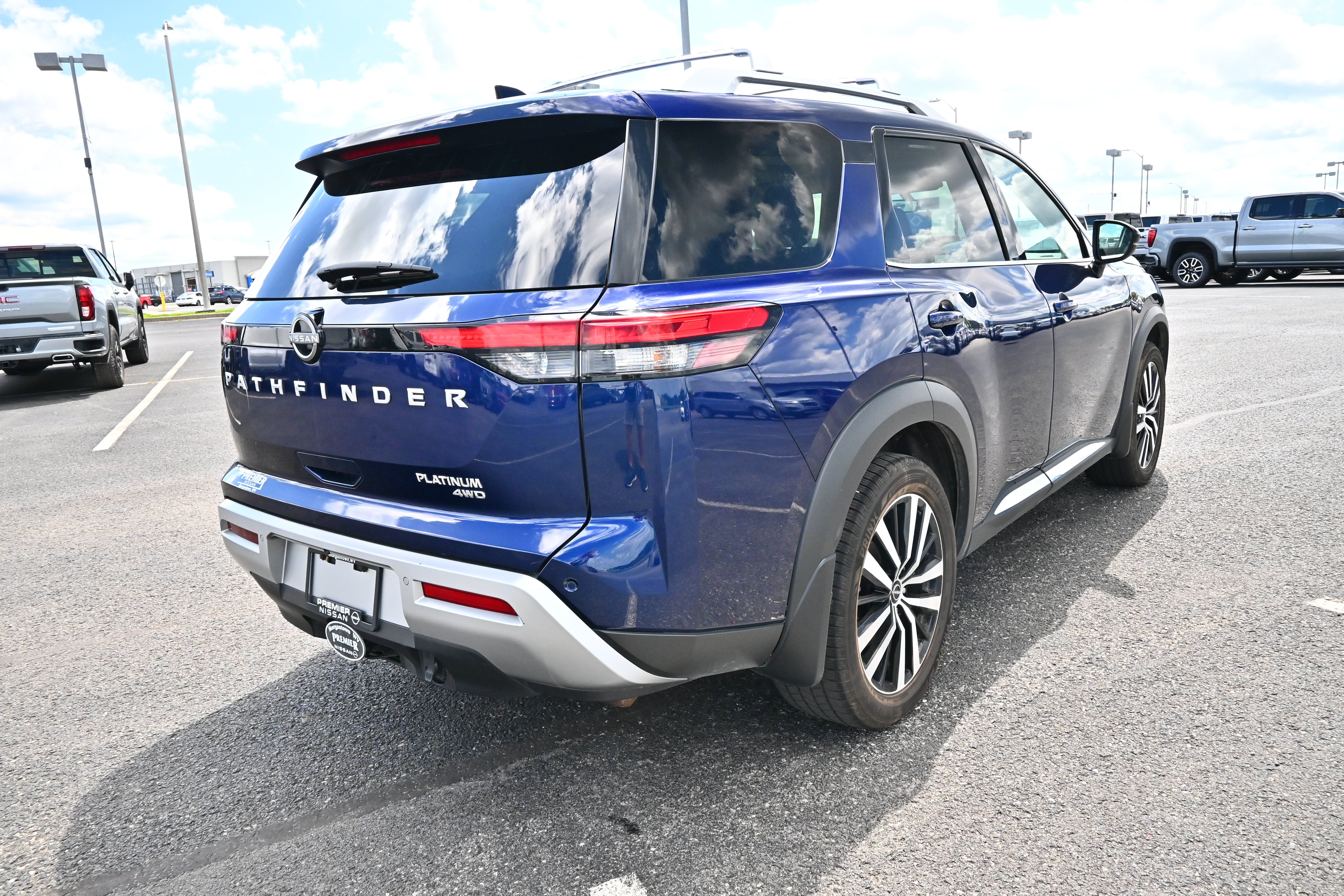 2024 Nissan Pathfinder Platinum