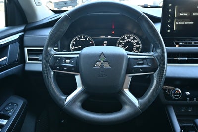 2025 Mitsubishi Outlander ES