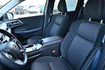 2025 Mitsubishi Outlander ES