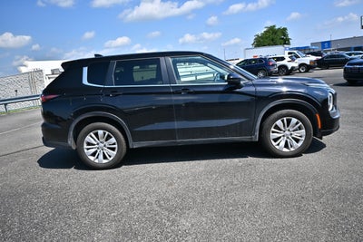 2025 Mitsubishi Outlander ES