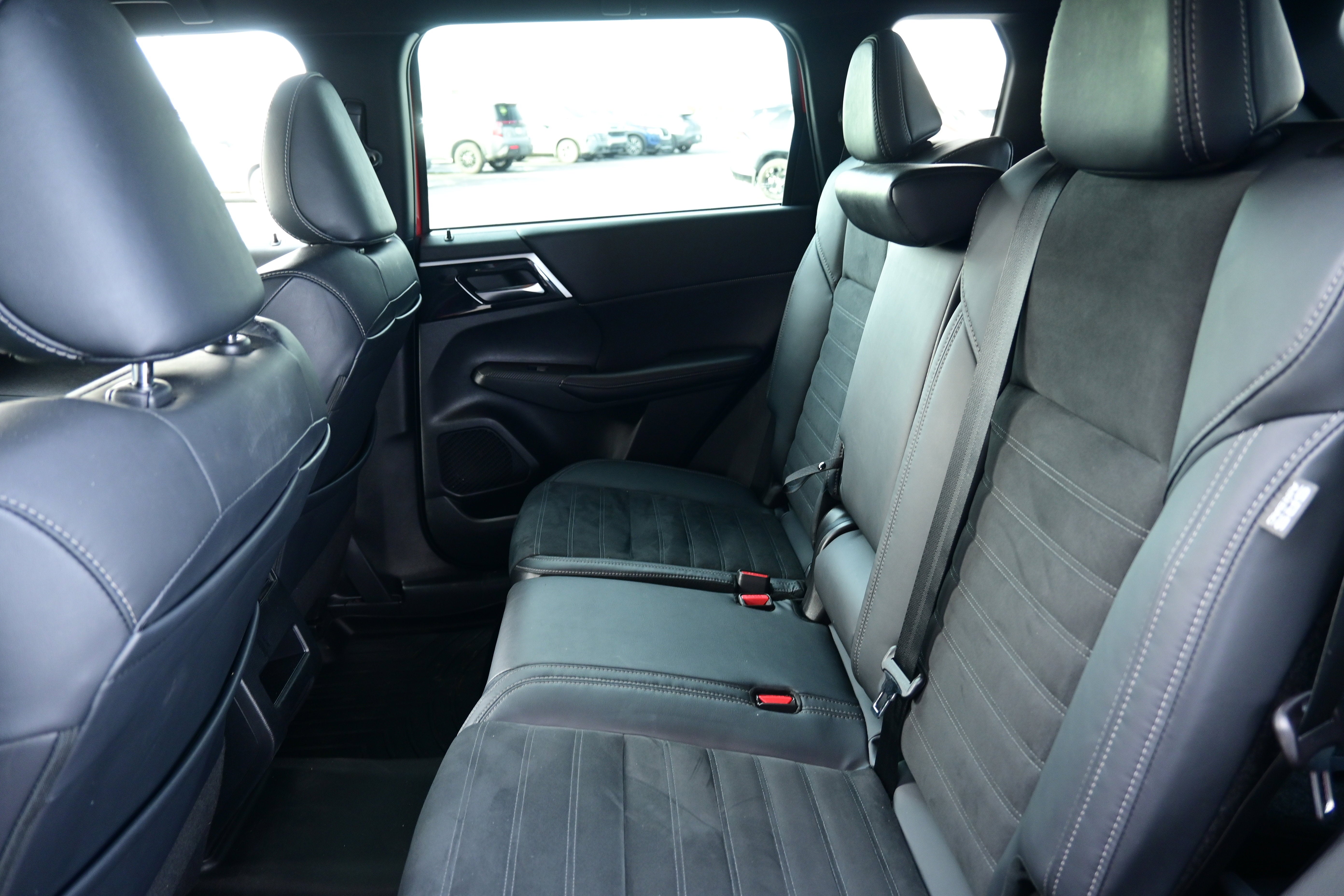 2022 Mitsubishi Outlander Black Edition