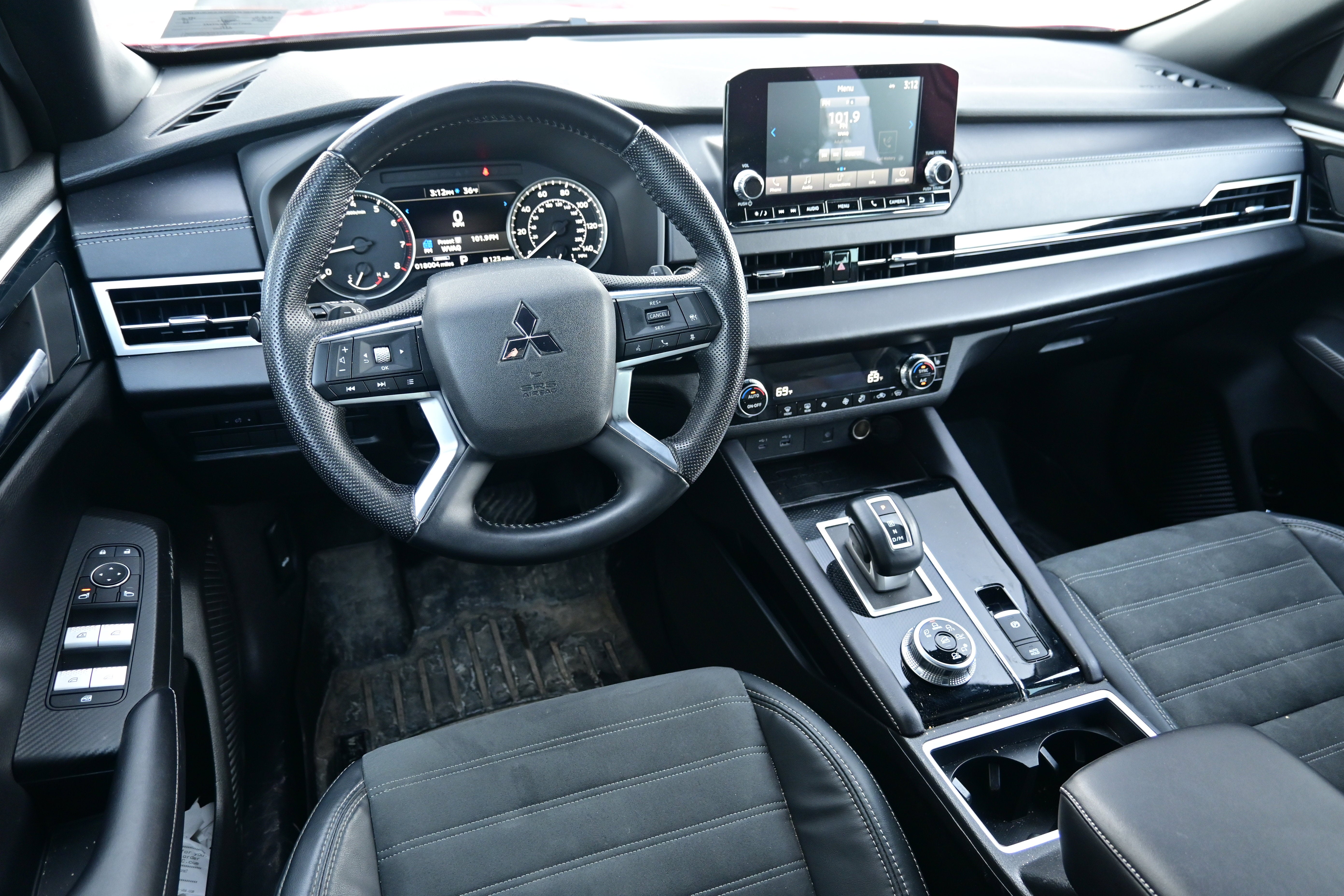 2022 Mitsubishi Outlander Black Edition