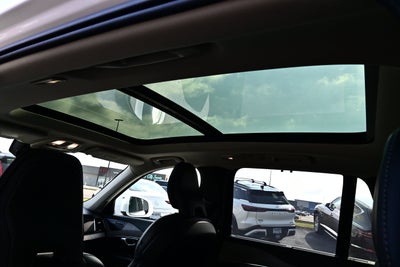 2024 Volvo XC90 Ultimate Bright Theme