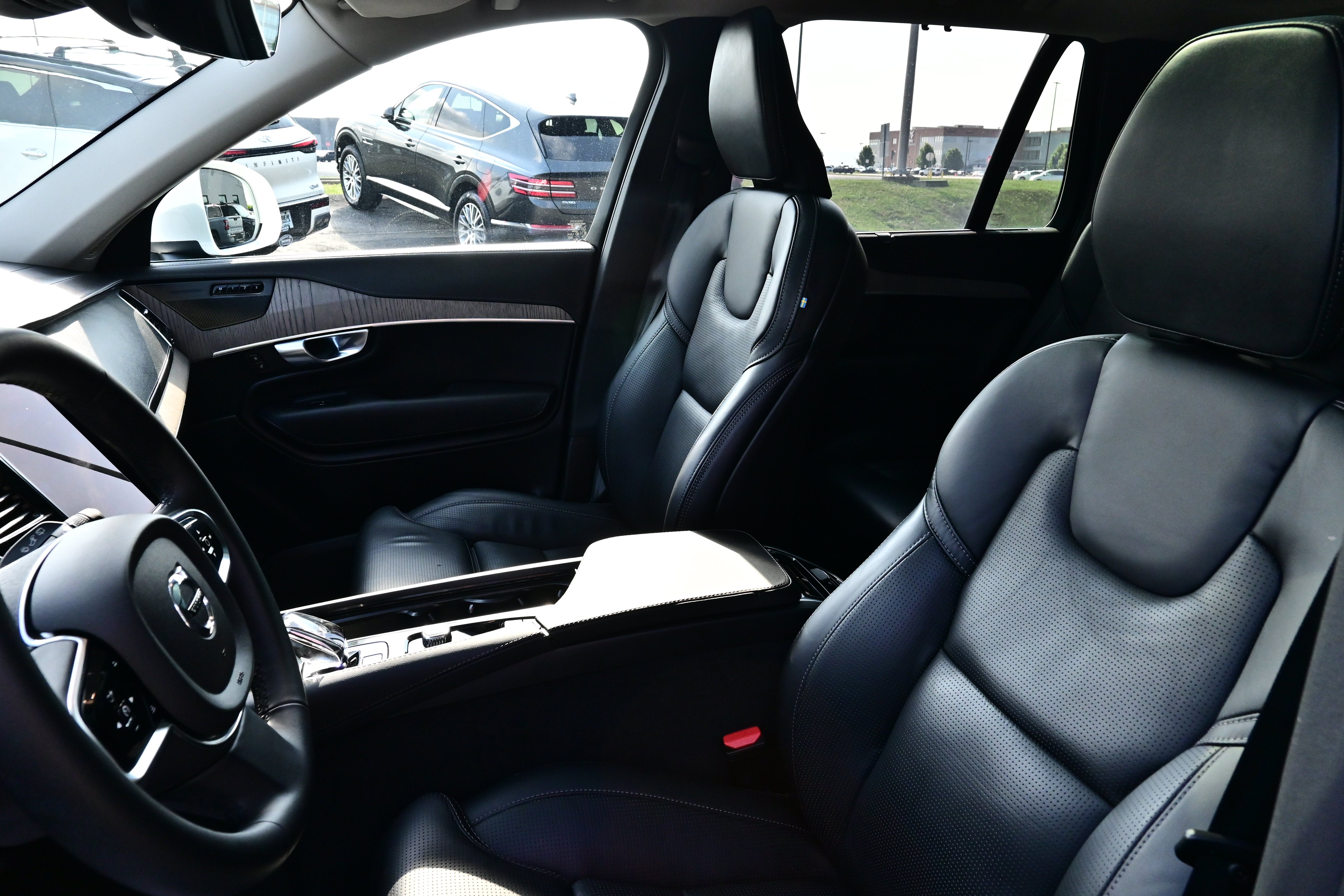 2024 Volvo XC90 Ultimate Bright Theme