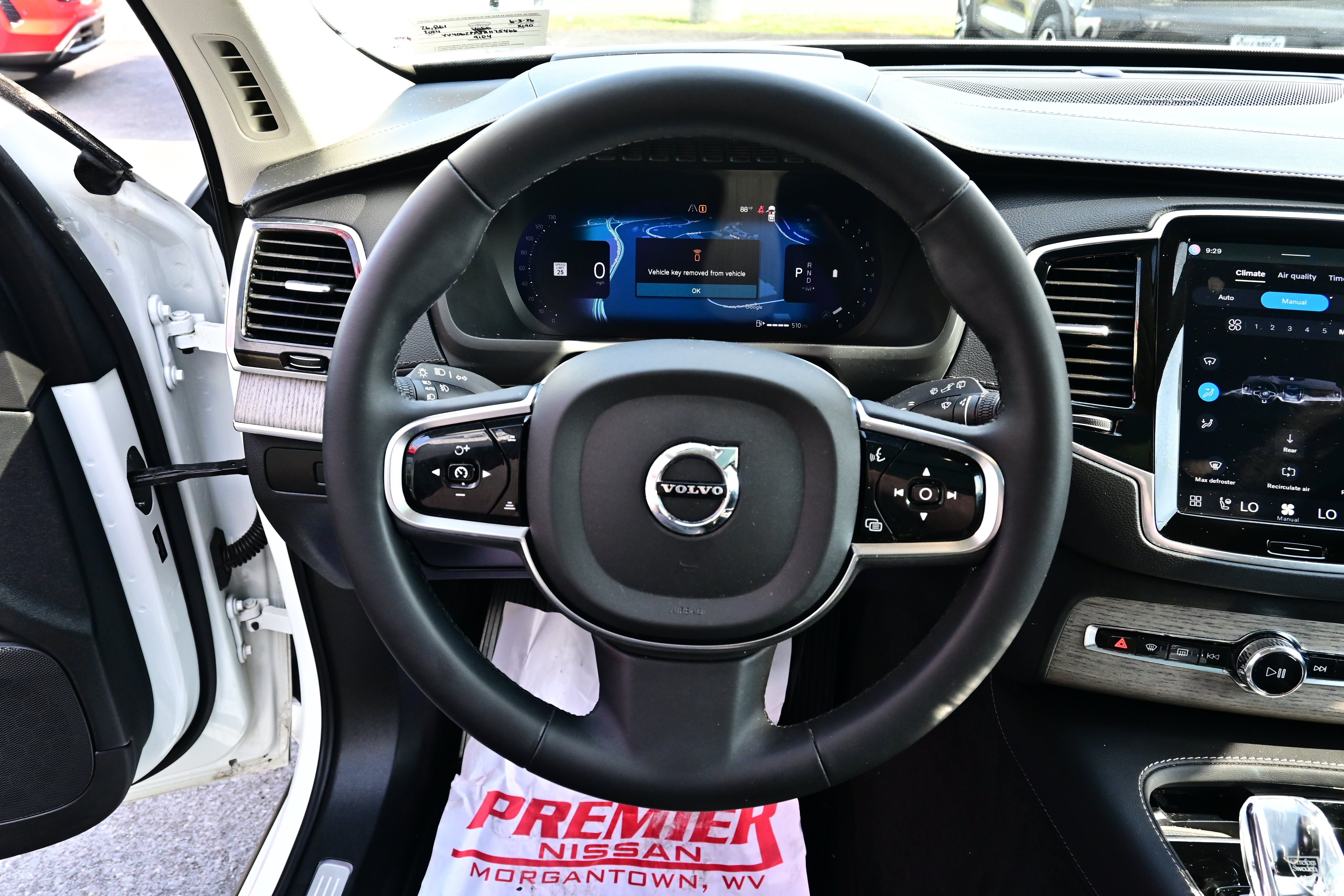 2024 Volvo XC90 Ultimate Bright Theme