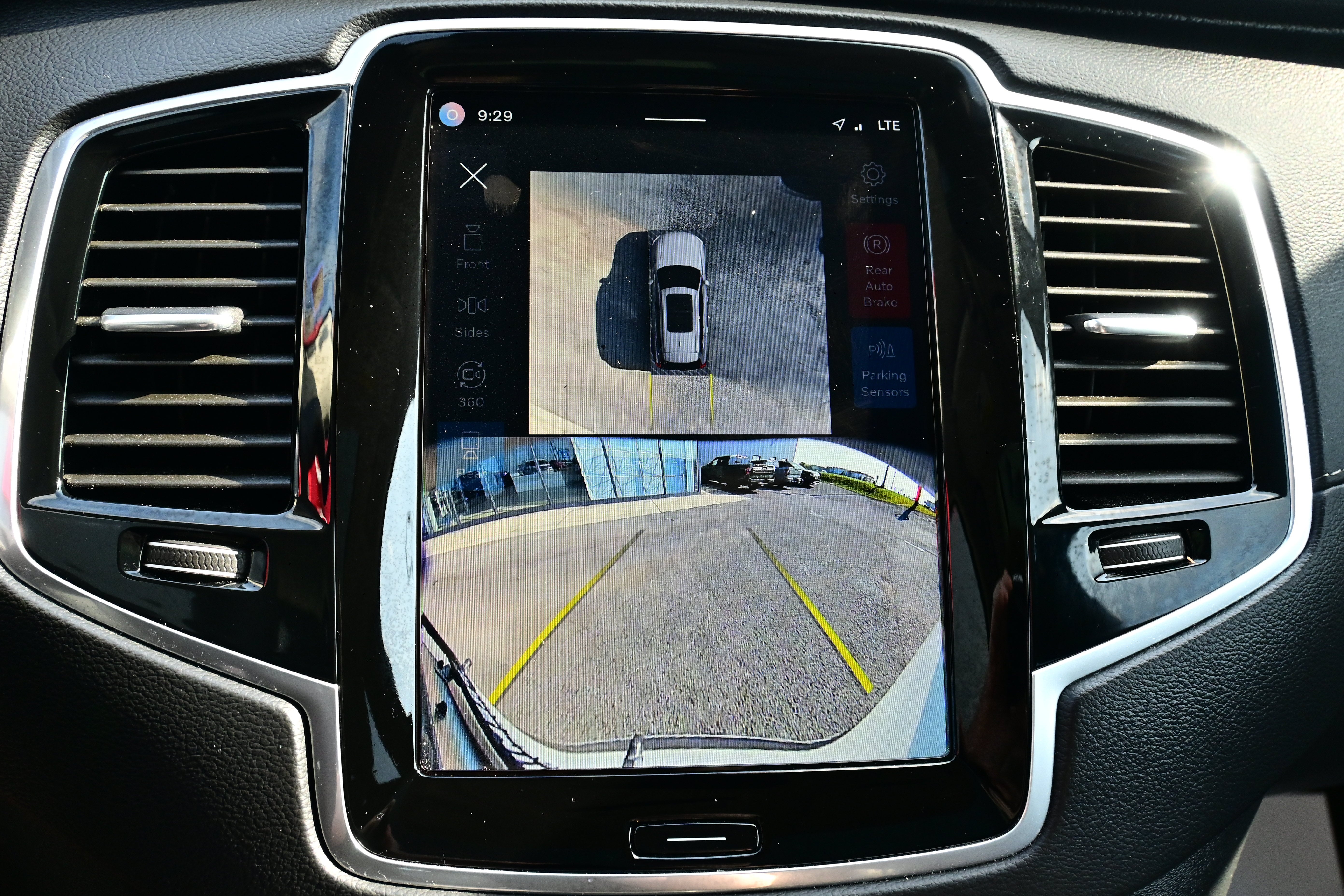 2024 Volvo XC90 Ultimate Bright Theme