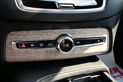 2024 Volvo XC90 Ultimate Bright Theme