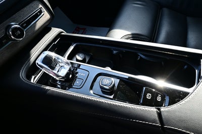 2024 Volvo XC90 Ultimate Bright Theme