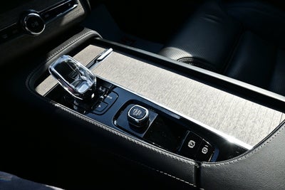 2024 Volvo XC90 Ultimate Bright Theme