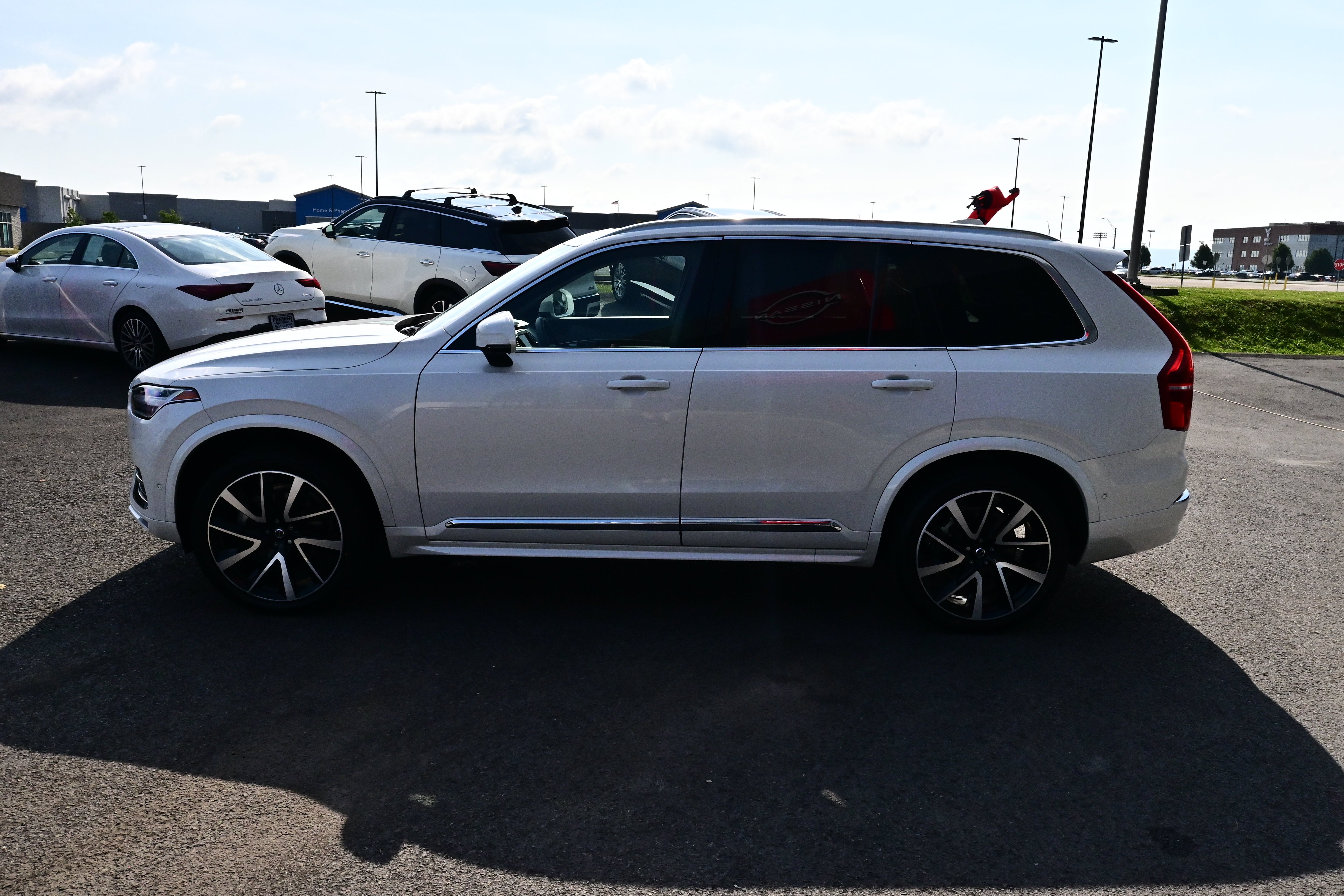 2024 Volvo XC90 Ultimate Bright Theme