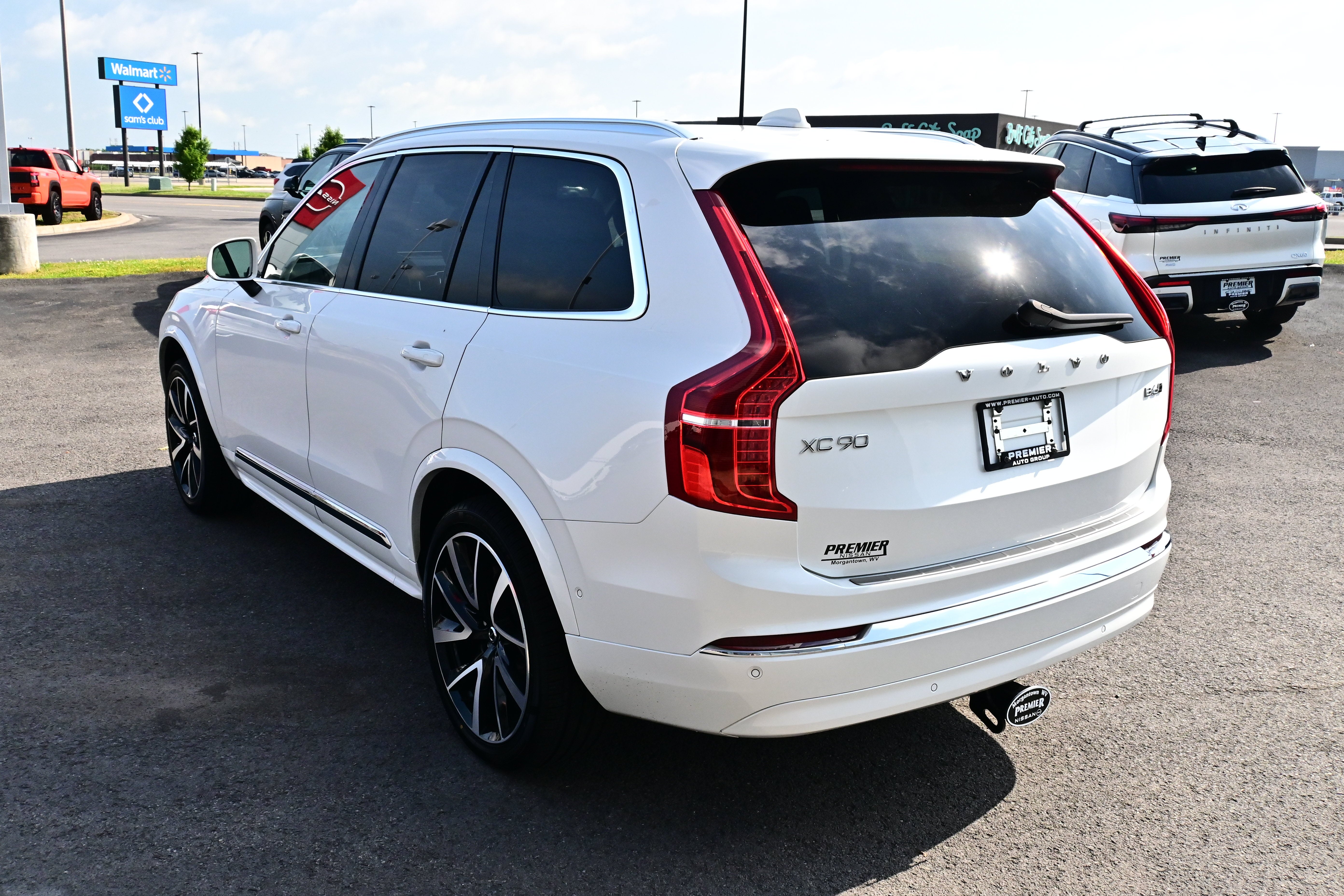 2024 Volvo XC90 Ultimate Bright Theme