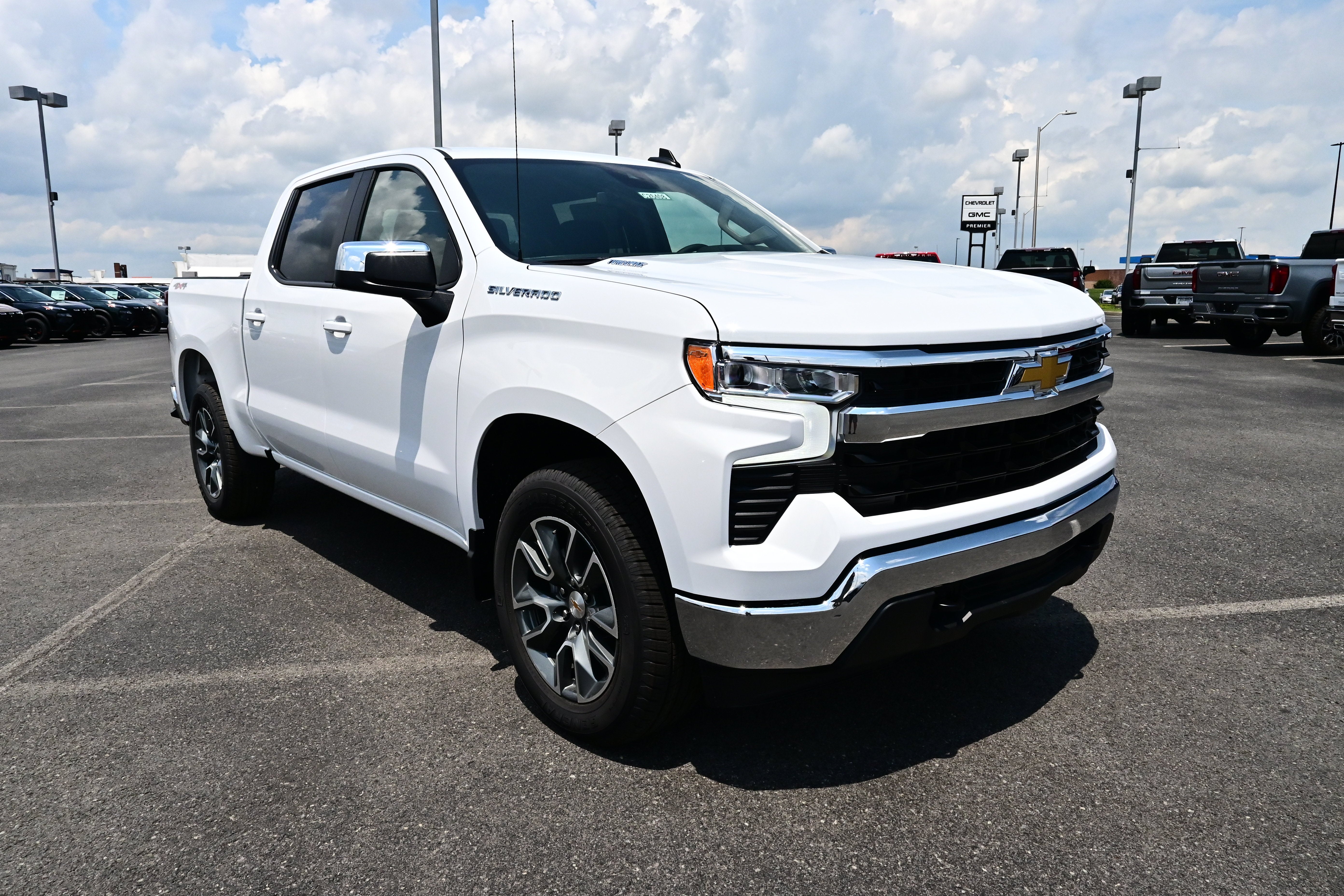 2026 Chevrolet Silverado 1500 LT (2FL)