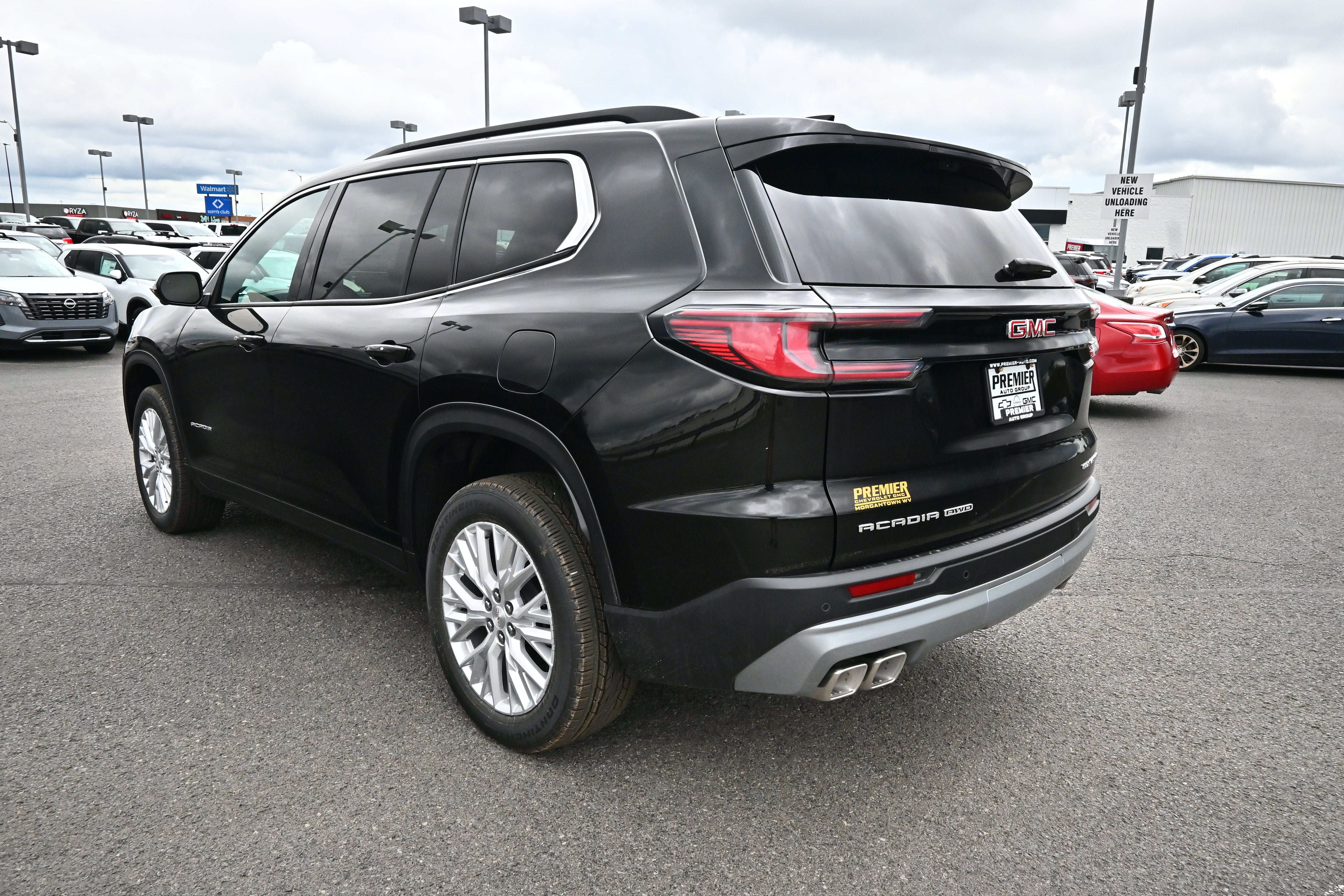 2027 GMC Acadia Elevation