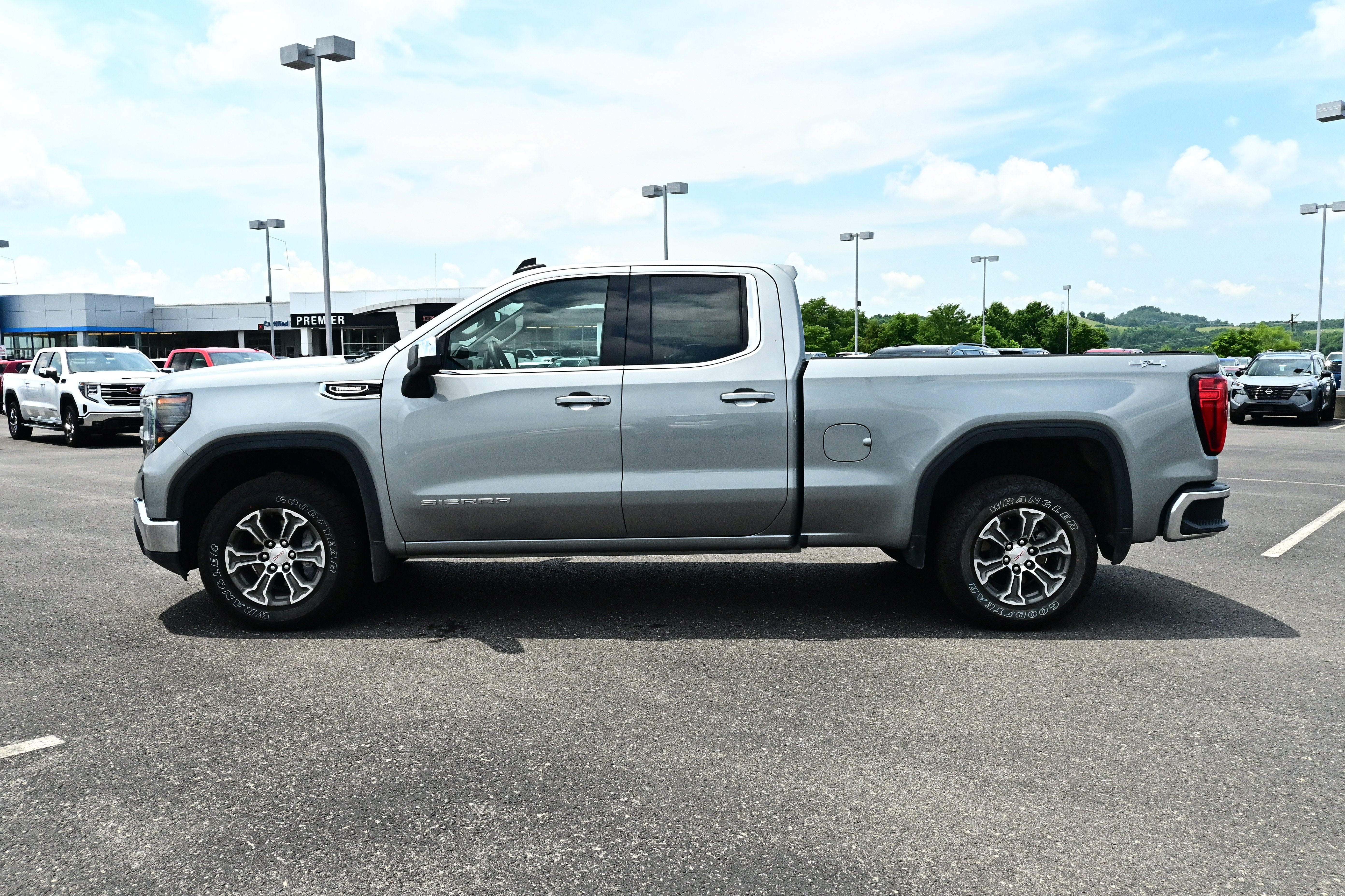 2026 GMC Sierra 1500 SLE