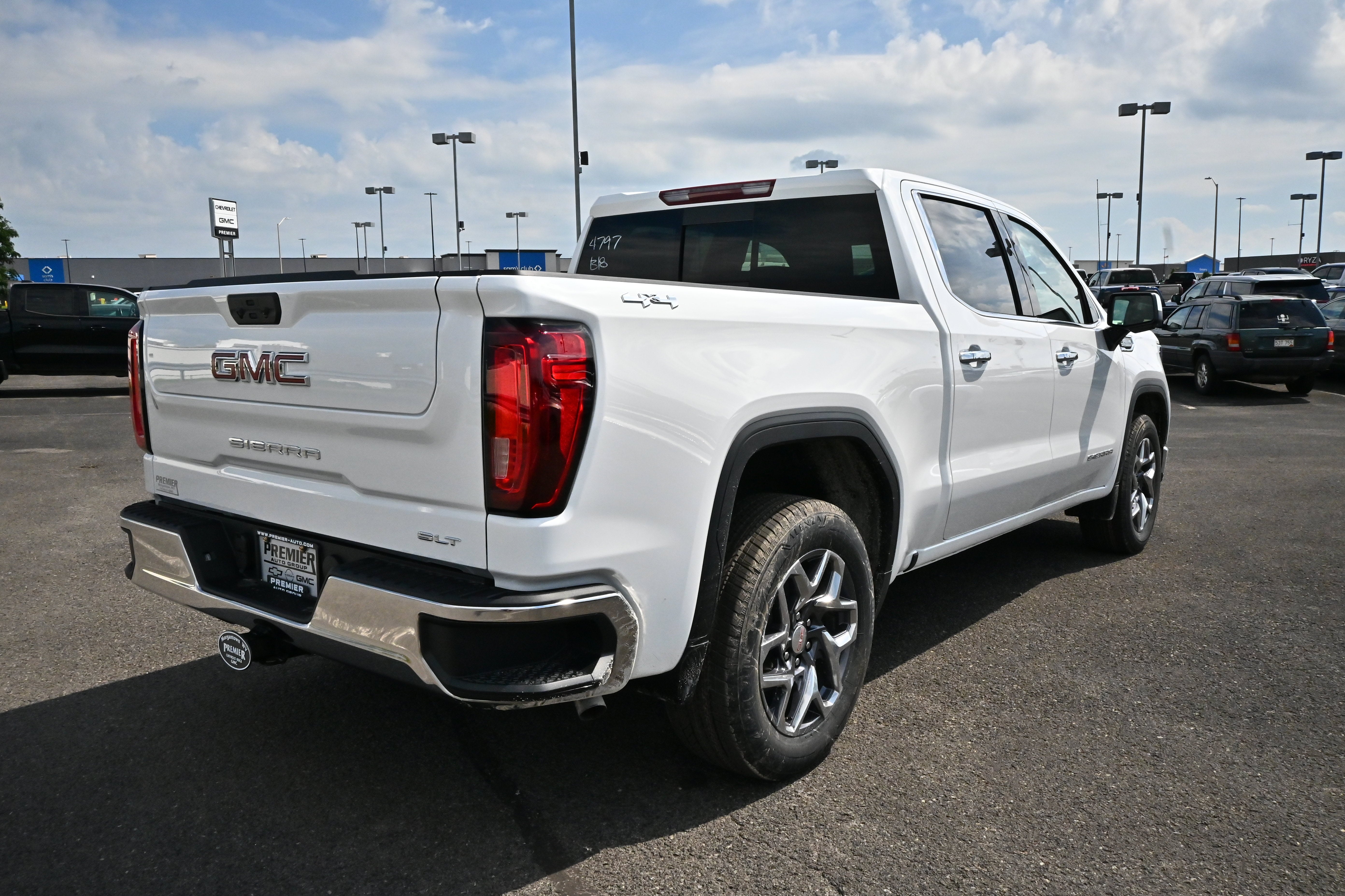 2026 GMC Sierra 1500 SLT