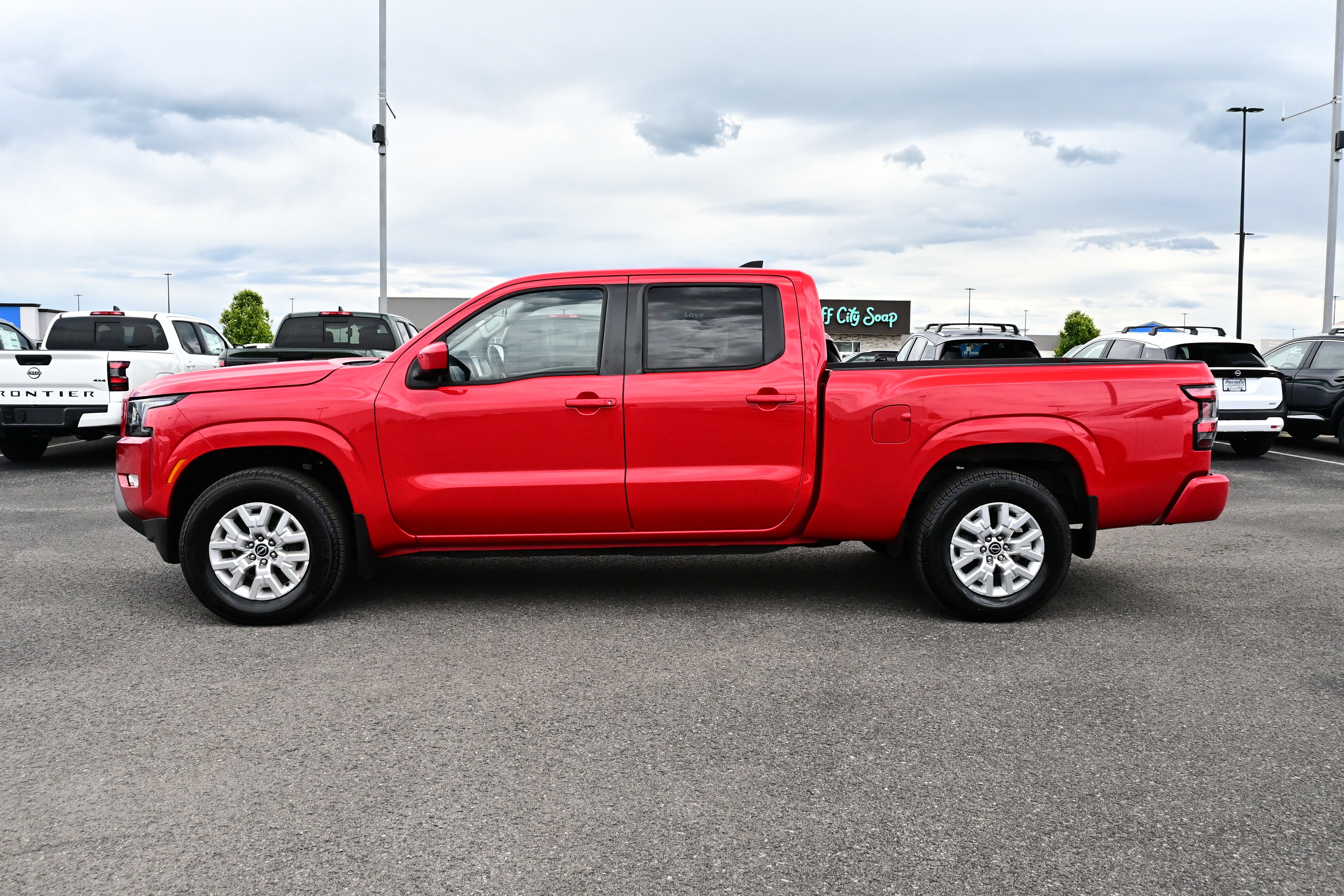 2022 Nissan Frontier SV