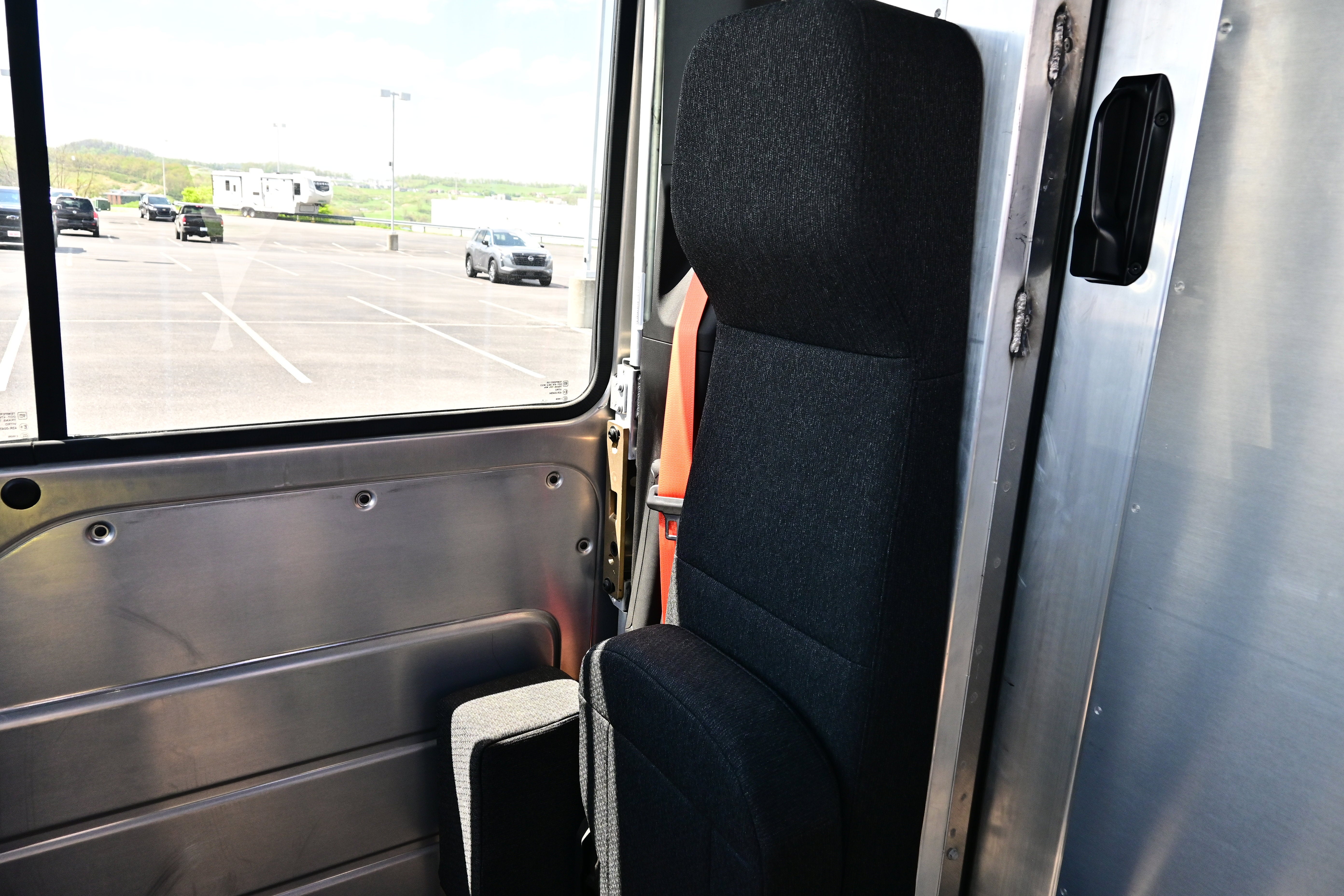 2024 BrightDrop Zevo 400 EJY