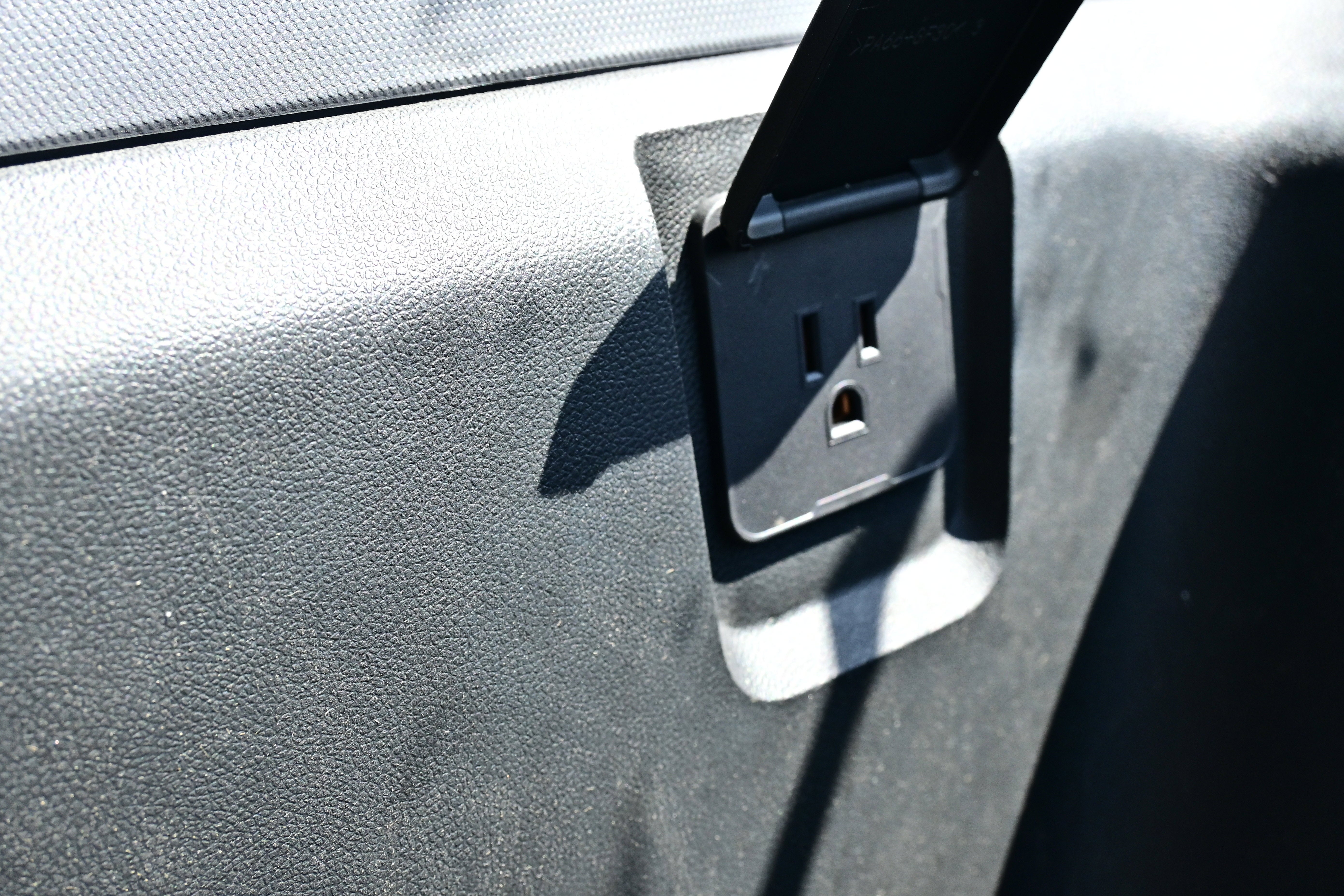 2024 BrightDrop Zevo 400 EJY