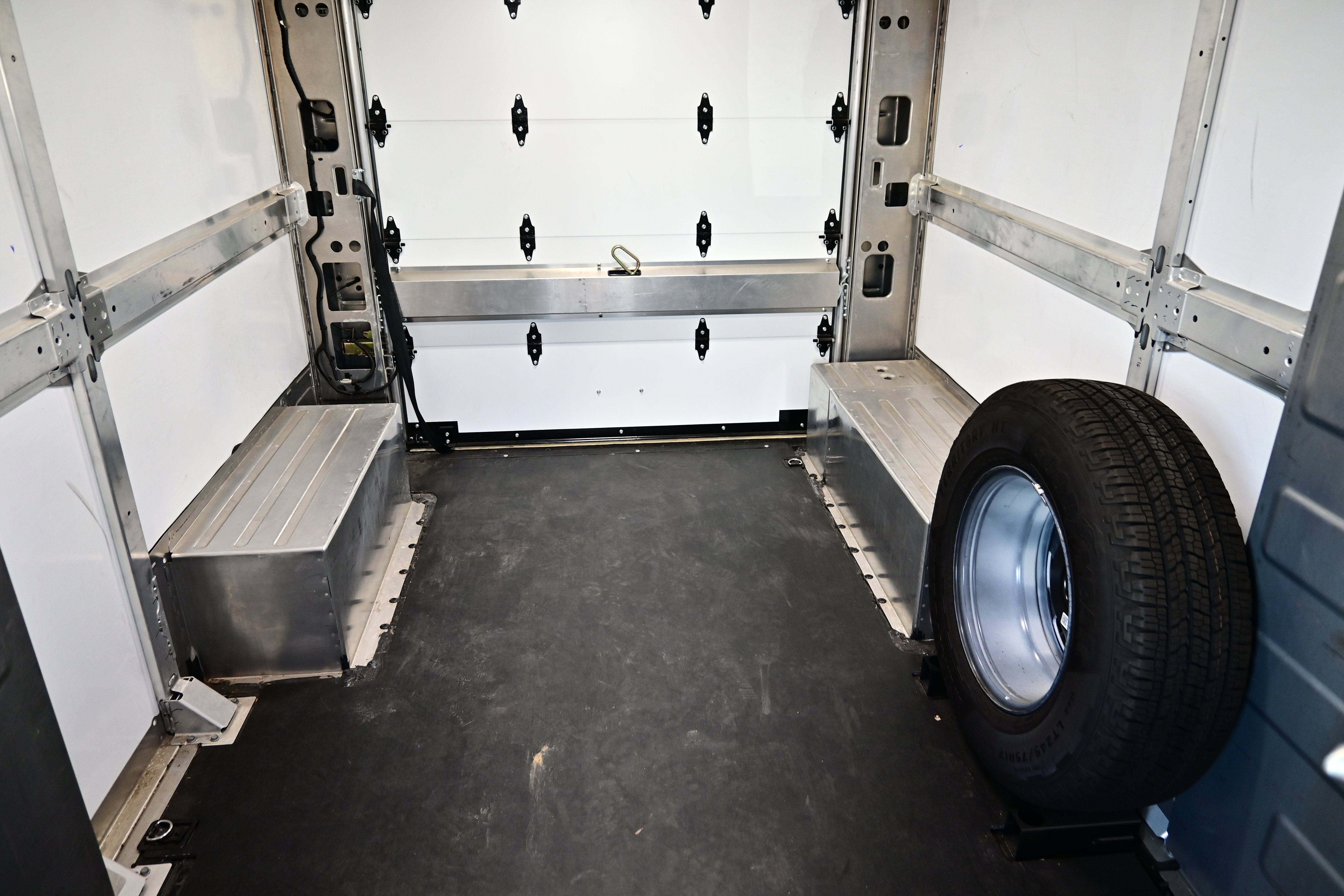 2024 BrightDrop Zevo 400 EJY