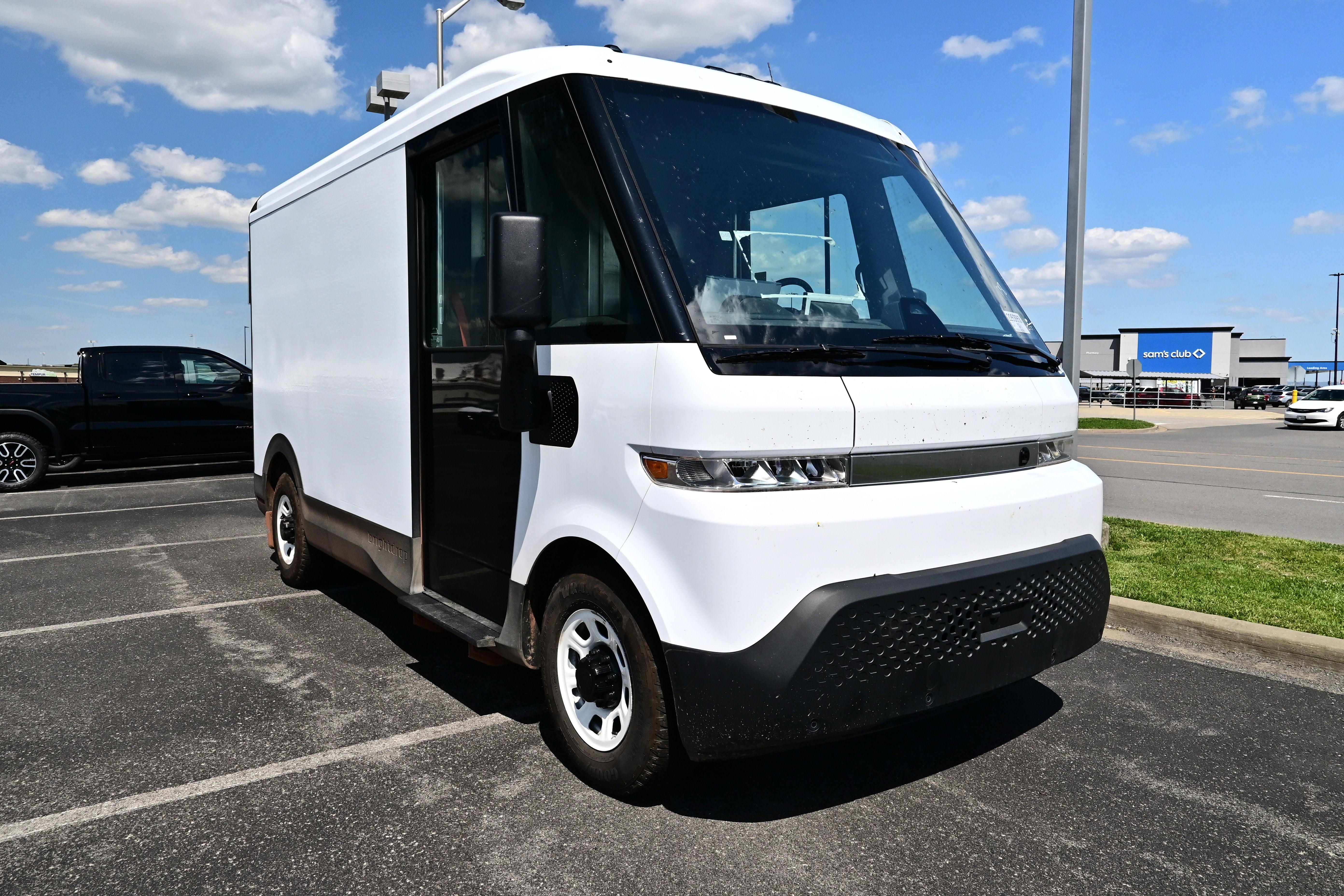 2024 BrightDrop Zevo 400 EJY