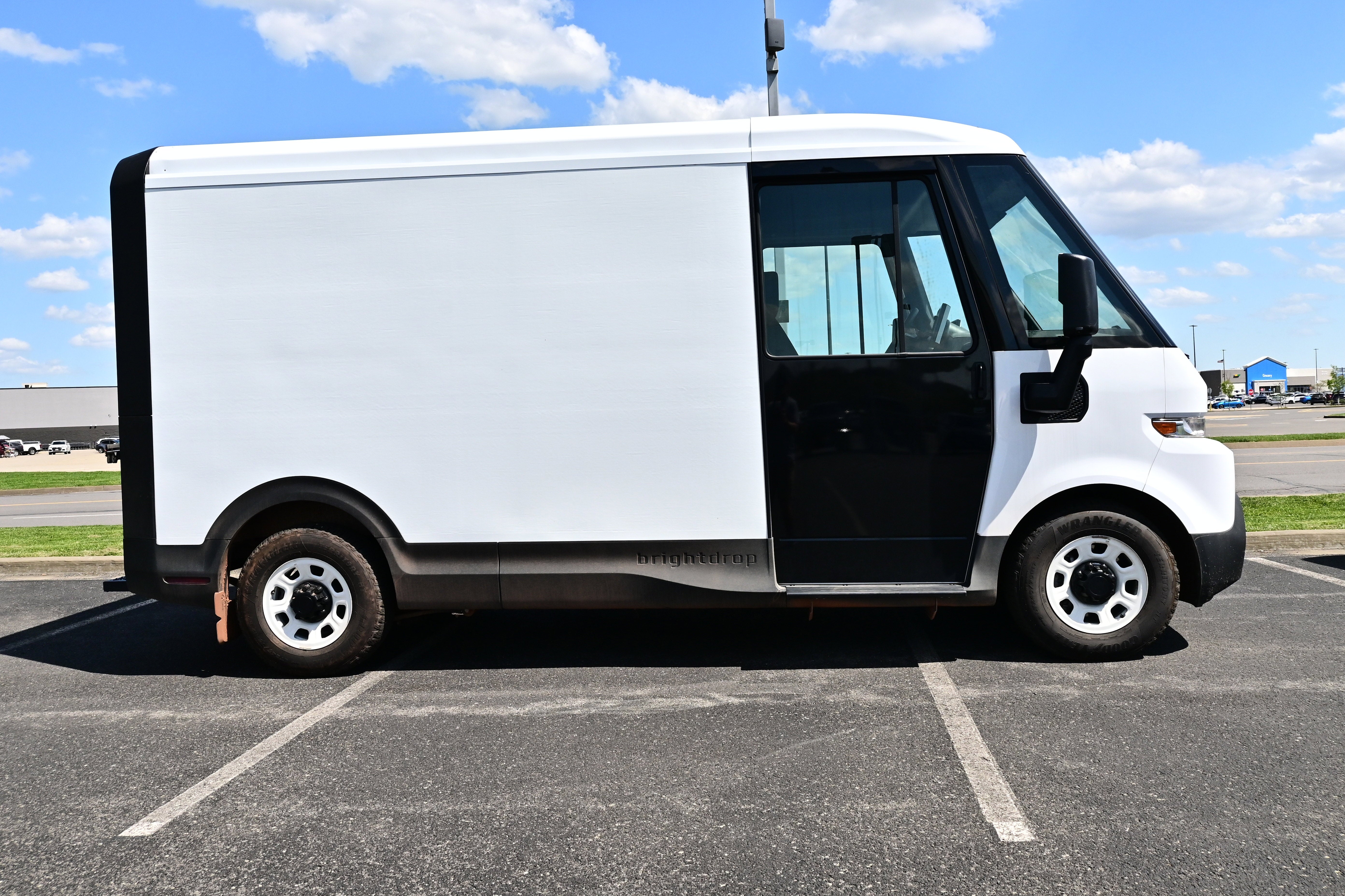 2024 BrightDrop Zevo 400 EJY